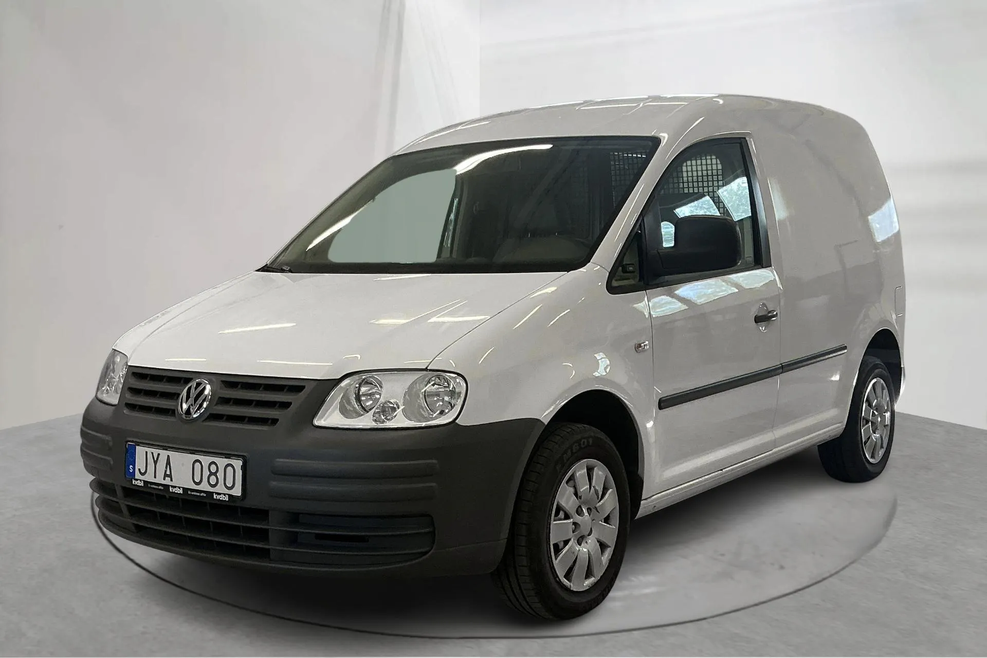 Presentationsfoto 1 av 13: VW Caddy 2.0 Ecofuel Skåp (109hk) - 13 052 mil - Manuell - vit - 2010