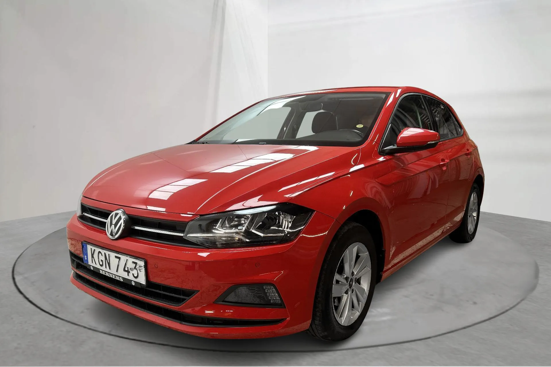 Presentationsfoto 1 av 12: VW Polo 1.0 TGI 5dr (90hk) - 11 672 mil - Manuell - röd - 2018
