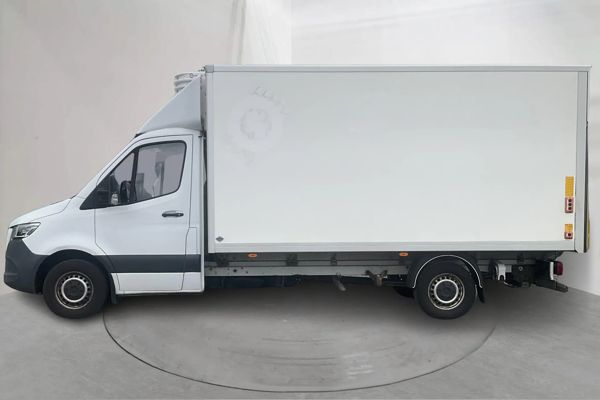 Presentation photo 2 of 18: Mercedes Sprinter 316 CDI Volymskåp RWD (163hk) - 351 000 km - Automatic - white - 2020