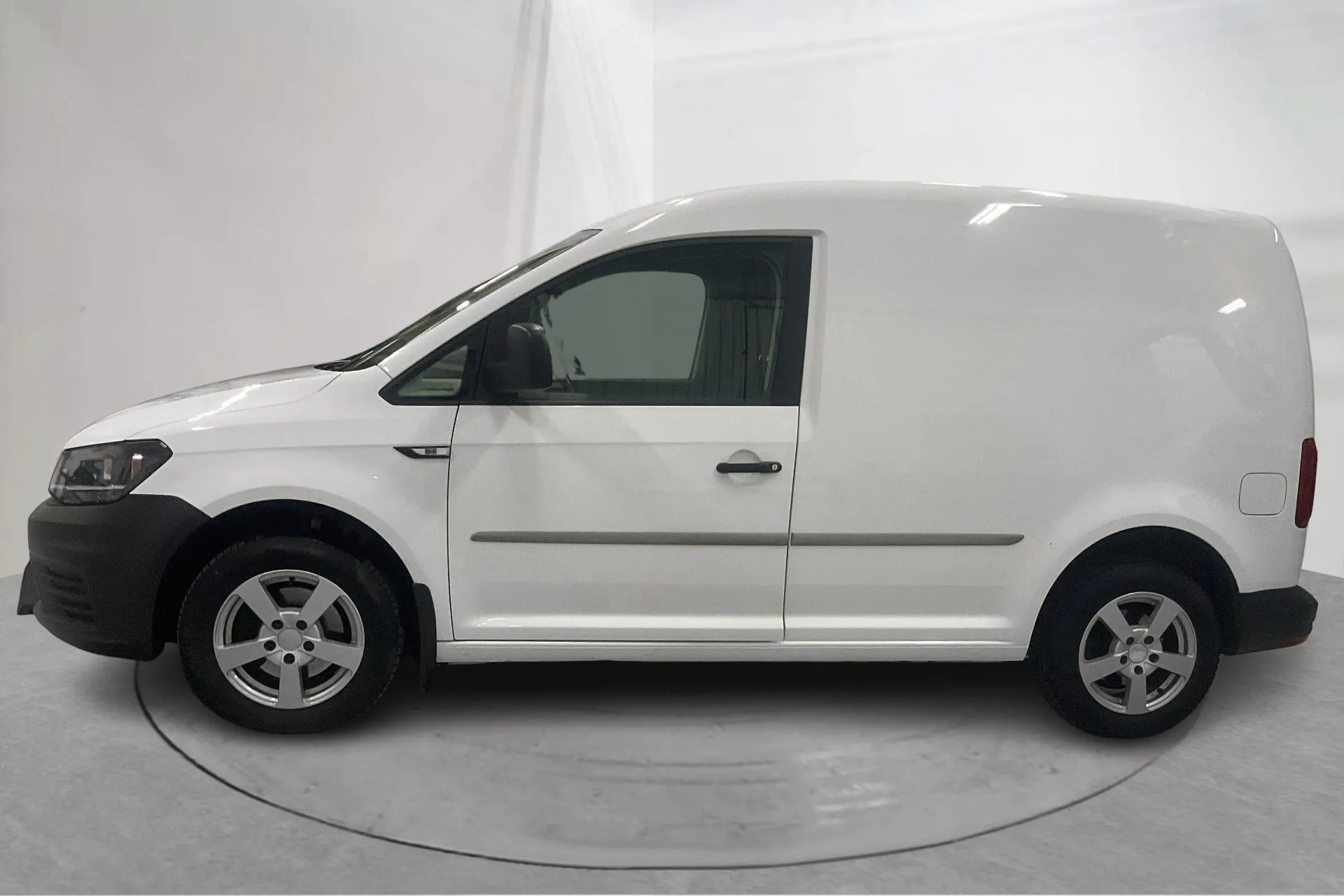 Presentationsfoto 2 av 15: VW Caddy 2.0 TDI Skåp (75hk) - 9 309 mil - Manuell - vit - 2018