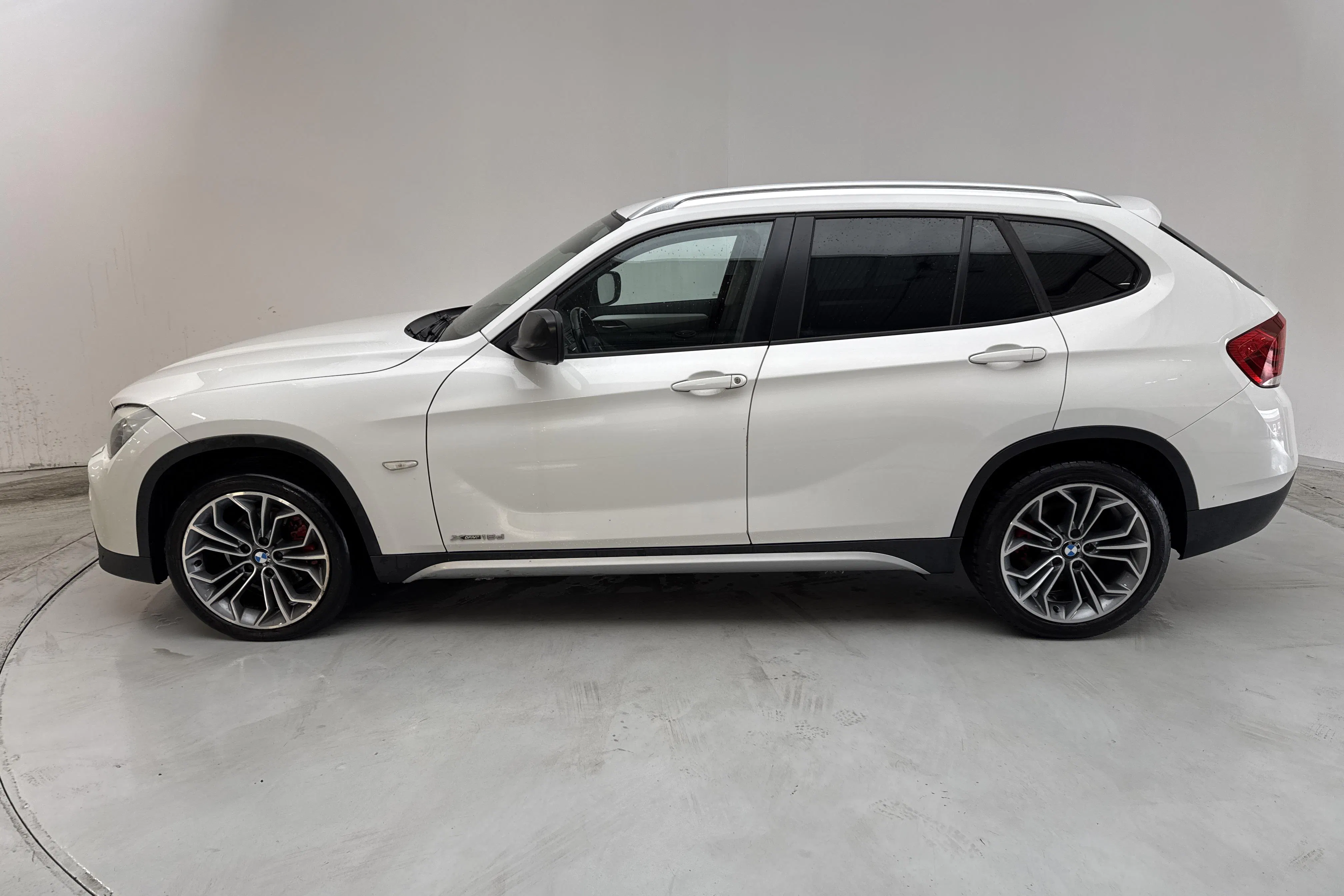 Presentation photo 2 of 12: BMW X1 xDrive18d, E84 (143hk) - 169 650 km - Automatic - white - 2011