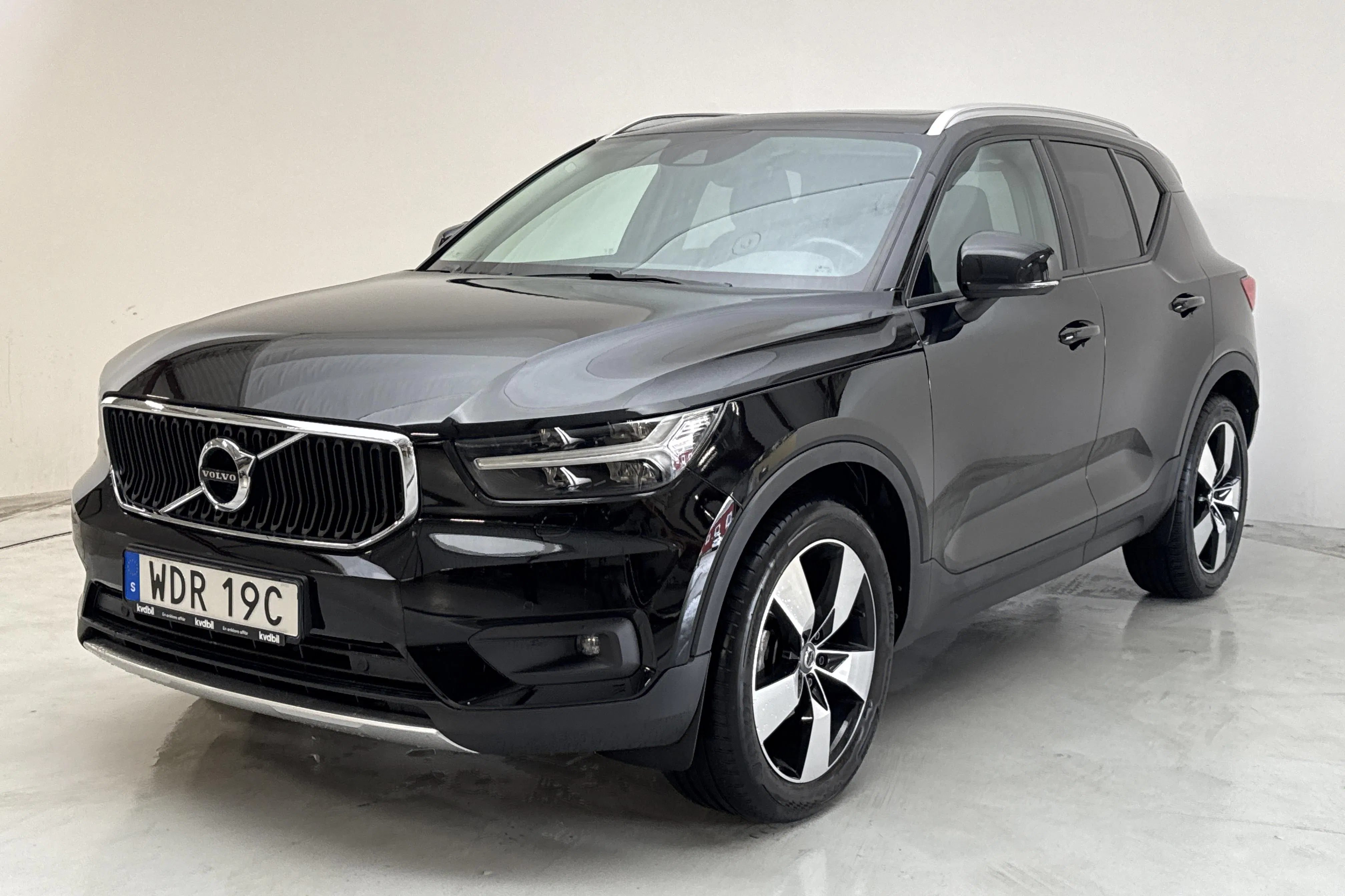 Presentation photo 1 of 17: Volvo XC40 D3 2WD (150hk) - 120 430 km - Automatic - black - 2021