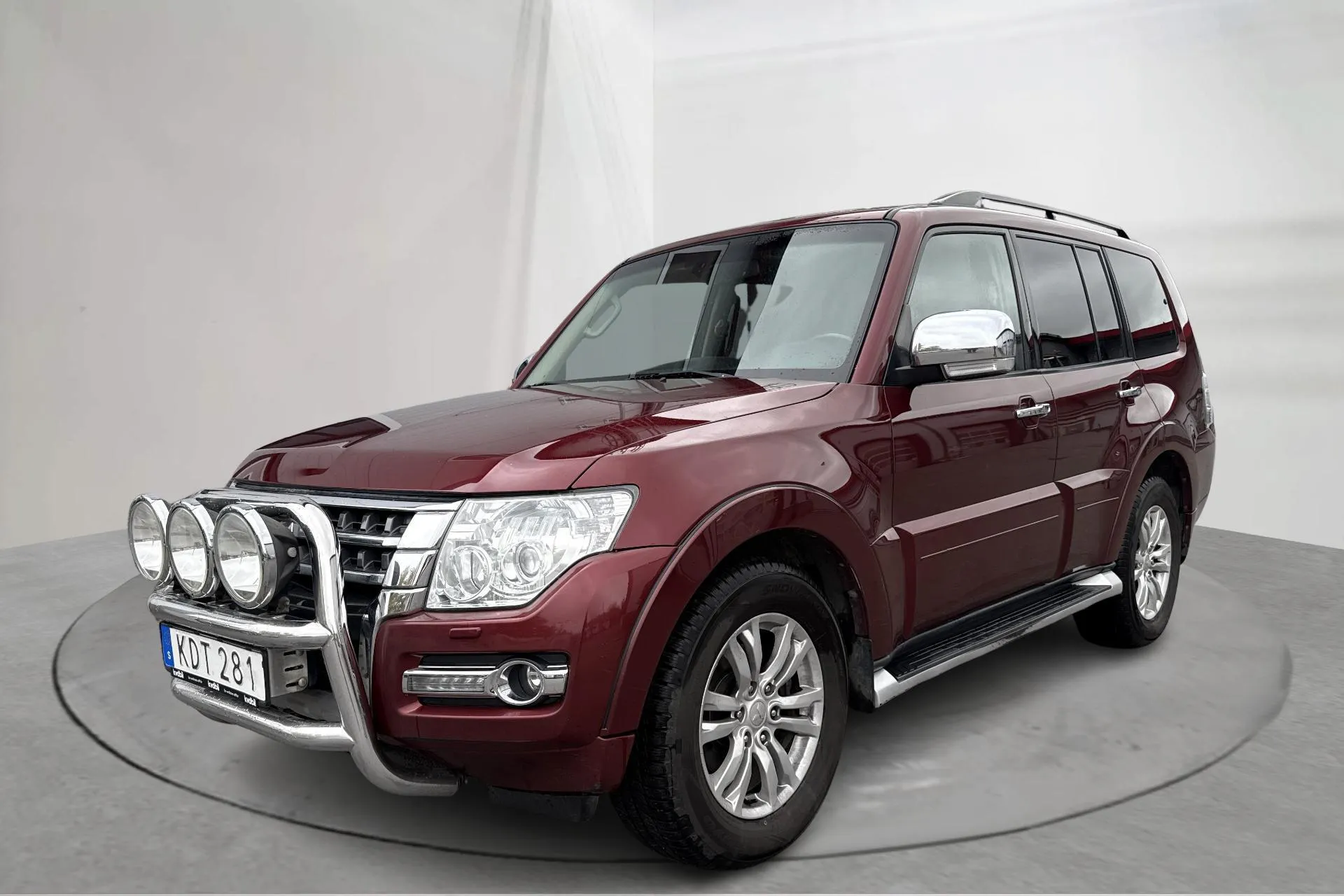 Presentation photo 1 of 18: Mitsubishi Pajero Wagon 3.2 DI-D (200hk) - 204 760 km - Automatic - dark red - 2016