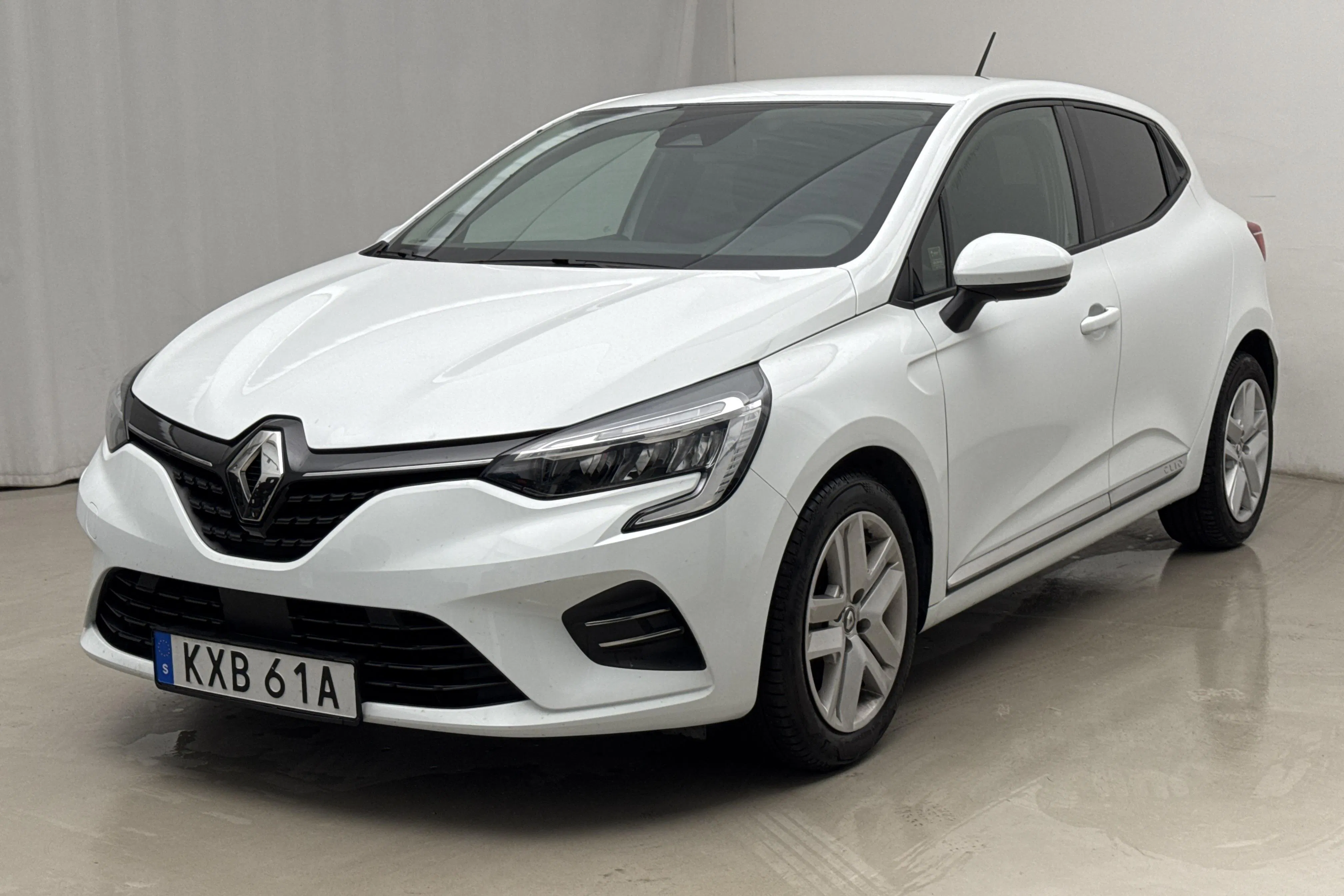 Presentation photo 1 of 16: Renault Clio V 1.0 TCe 5dr (90hk) - 36 350 km - Manual - white - 2022