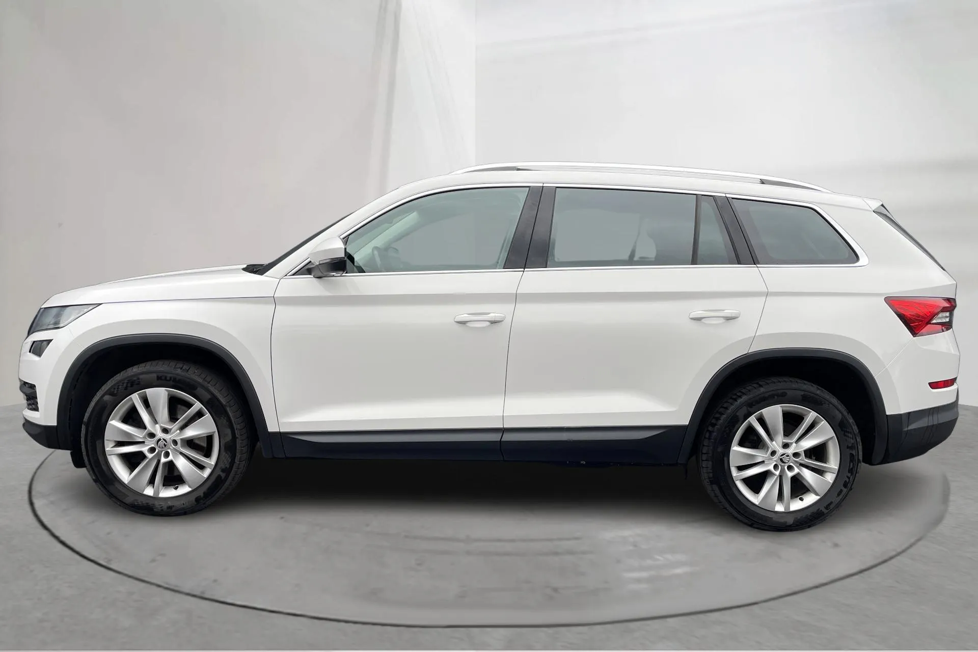 Presentationsfoto 2 av 19: Skoda Kodiaq 2.0 TDI 4X4 (190hk) - 25 251 mil - Automat - vit - 2018