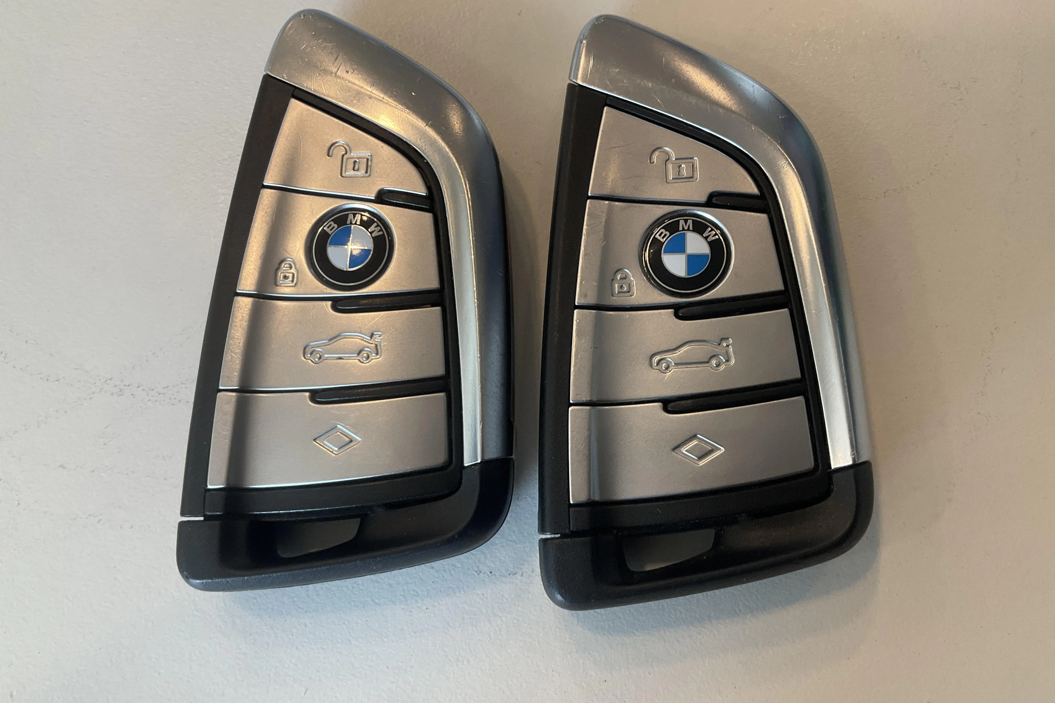 Presentationsfoto 26 av 26: BMW 530e xDrive Touring, G31 12kWh LCI (292hk) - 6 213 mil - Automat - grå - 2021