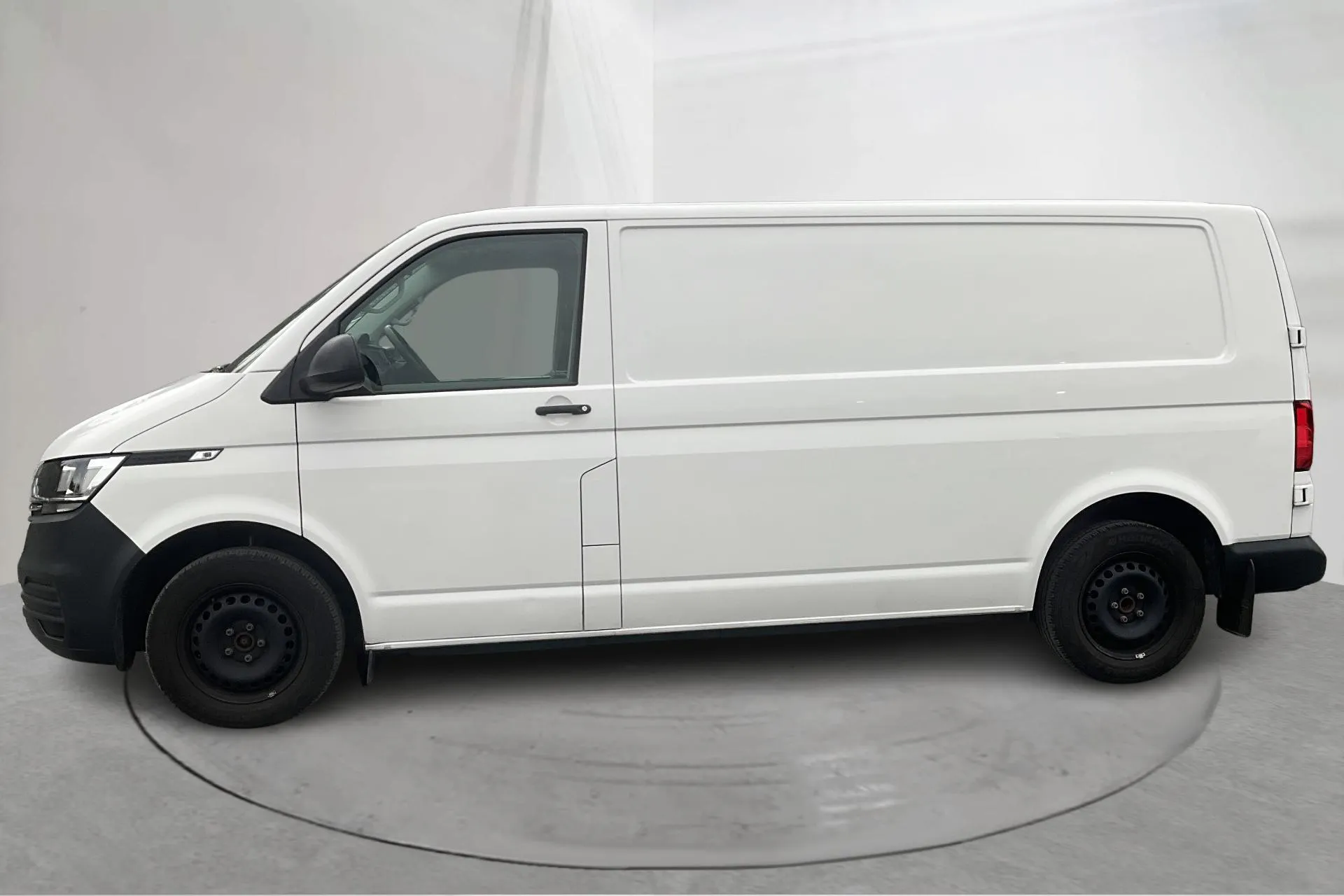Presentation photo 2 of 16: VW Transporter T6.1 Skåp TDI (150hk) - 38 210 km - Automatic - white - 2023