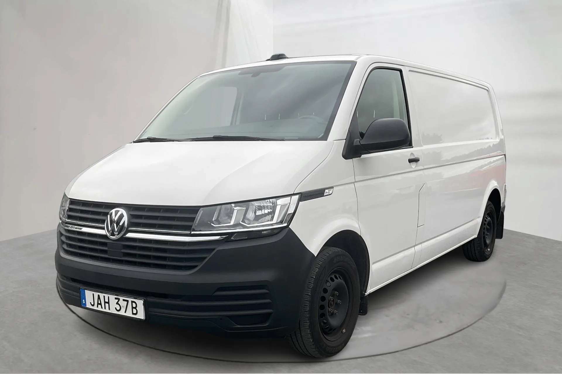 Presentation photo 1 of 16: VW Transporter T6.1 Skåp TDI (150hk) - 38 210 km - Automatic - white - 2023
