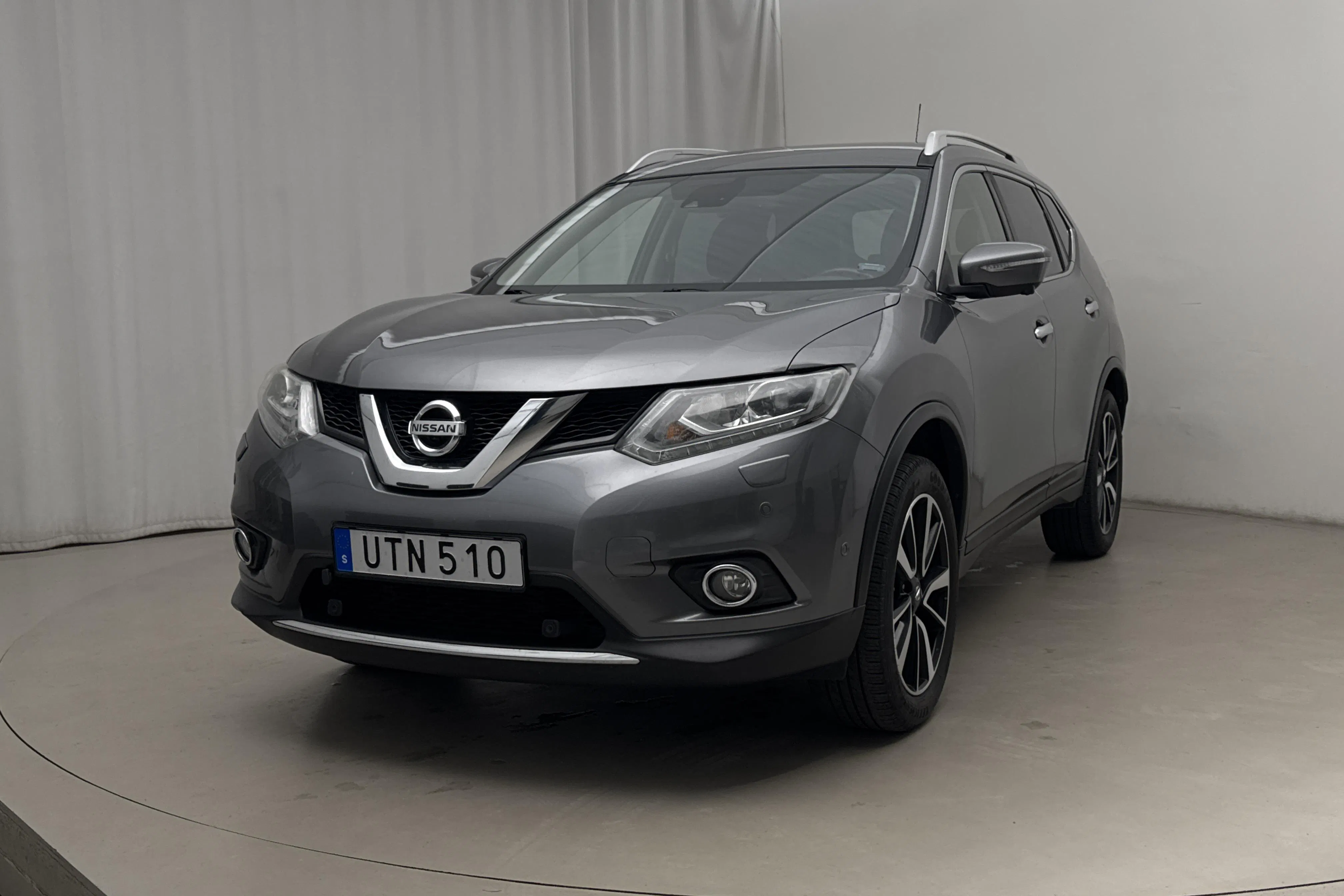 Presentationsfoto 1 av 16: Nissan X-trail 1.6 dCi 4WD (130hk) - 16 812 mil - Manuell - grå - 2016