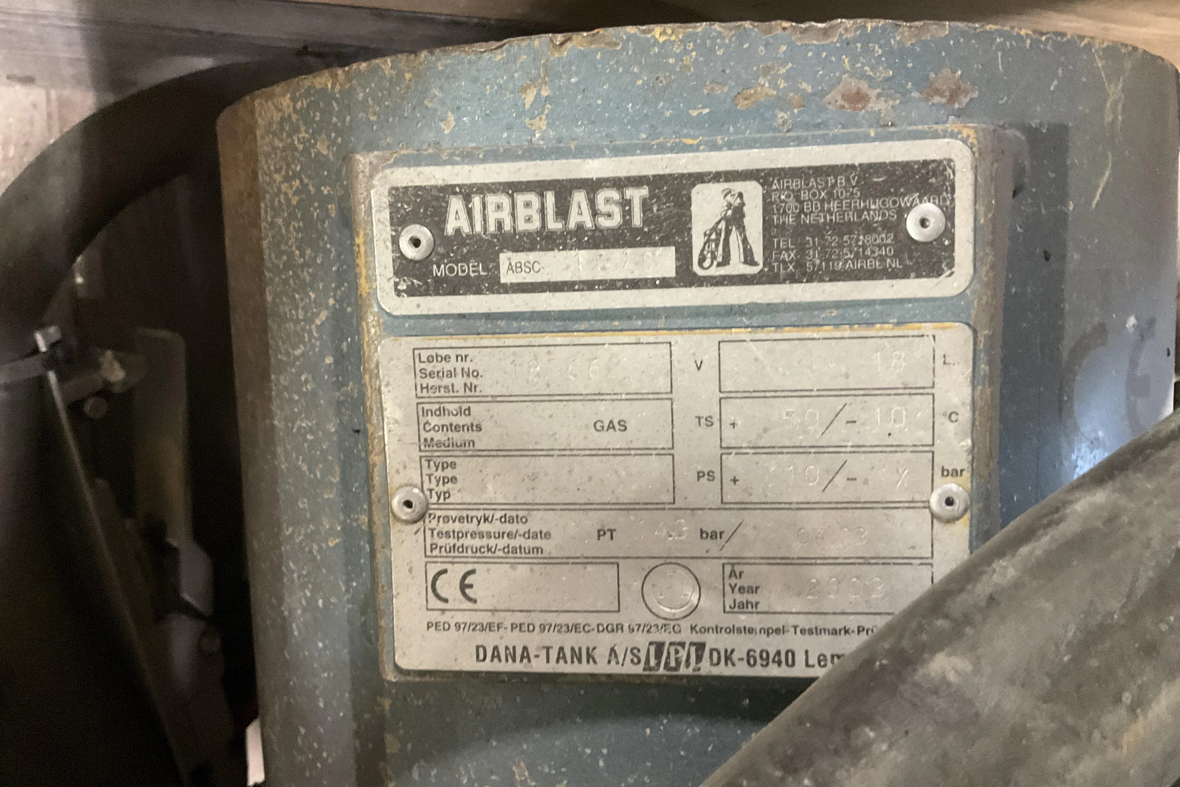 Presentationsfoto 2 av 13: Airblast Sandbläster samt blästersand - 0 km - 2003