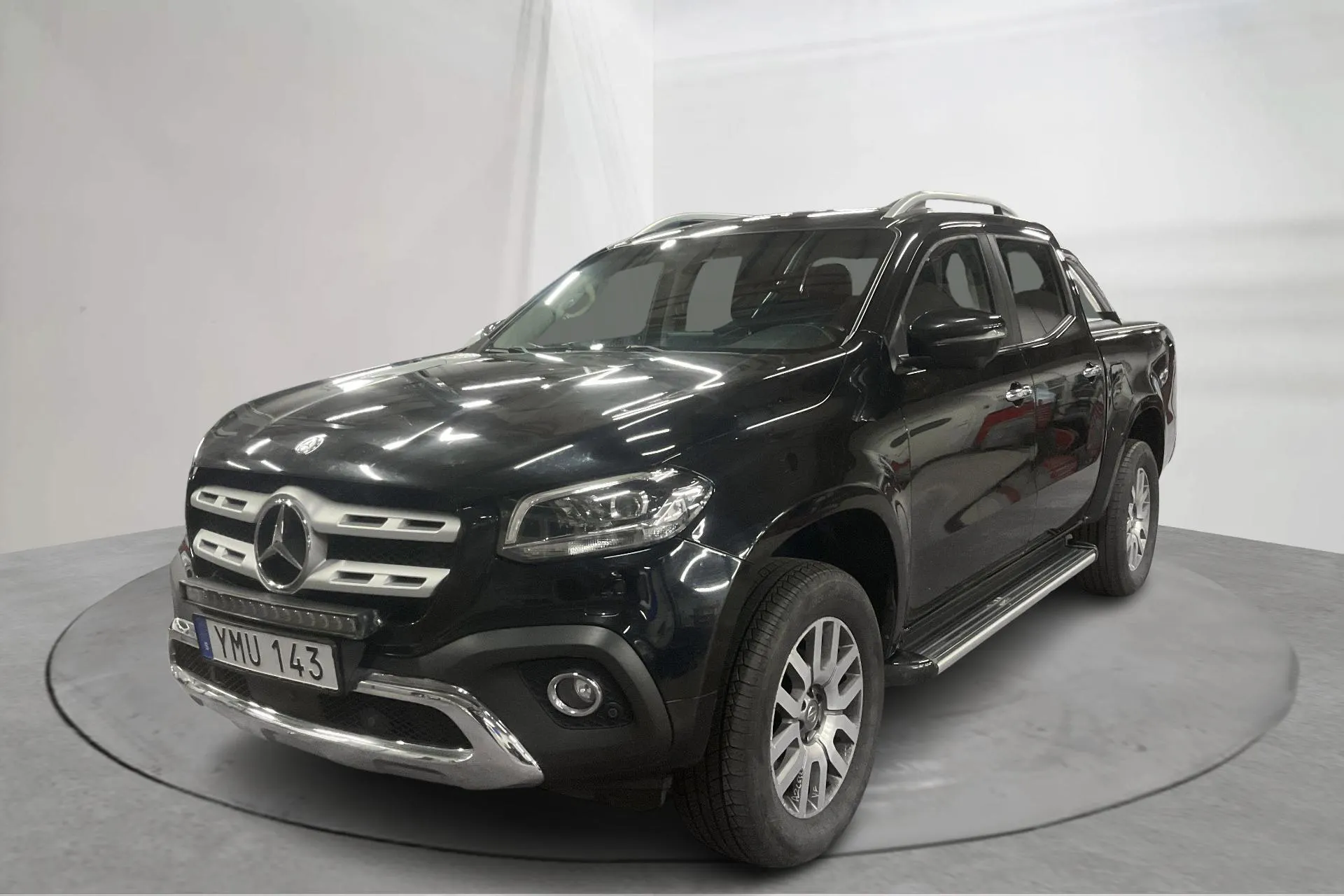 Presentationsfoto 1 av 13: Mercedes X 250 d 4MATIC (190hk) - 19 681 mil - Automat - svart - 2018