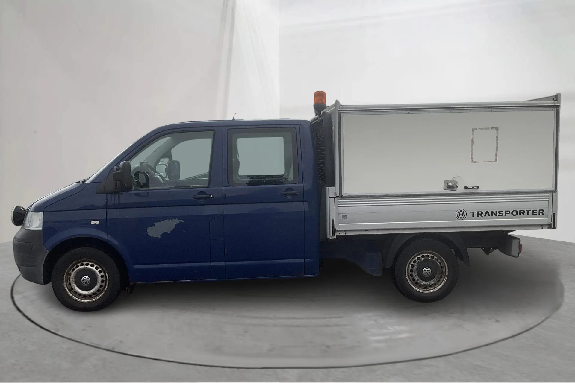 Presentationsfoto 2 av 15: VW Transporter T5 1.9 TDI Pickup (102hk) - 18 709 mil - Manuell - Mörkblå - 2008