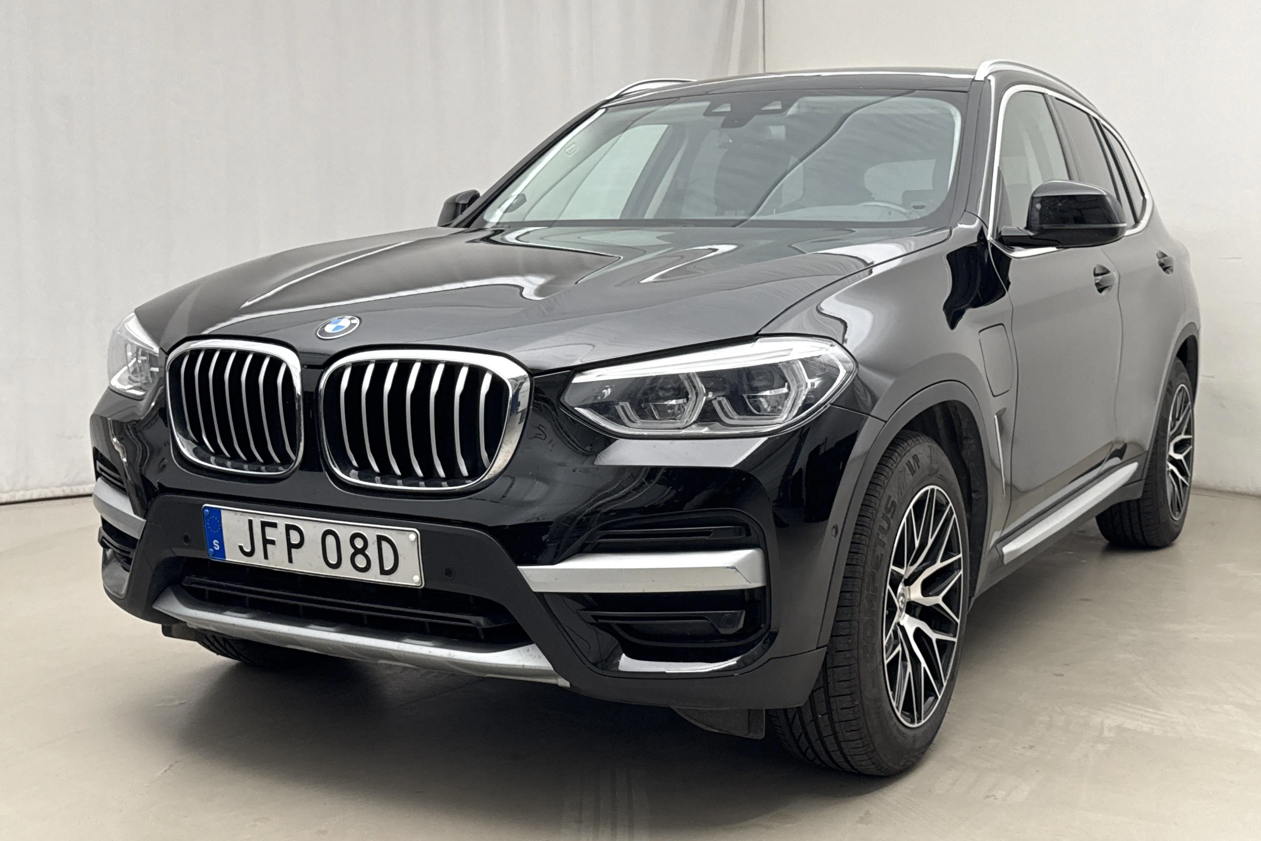 Presentationsfoto 1 av 22: BMW X3 xDrive30e, G01 (292hk) - 10 214 mil - Automat - svart - 2021