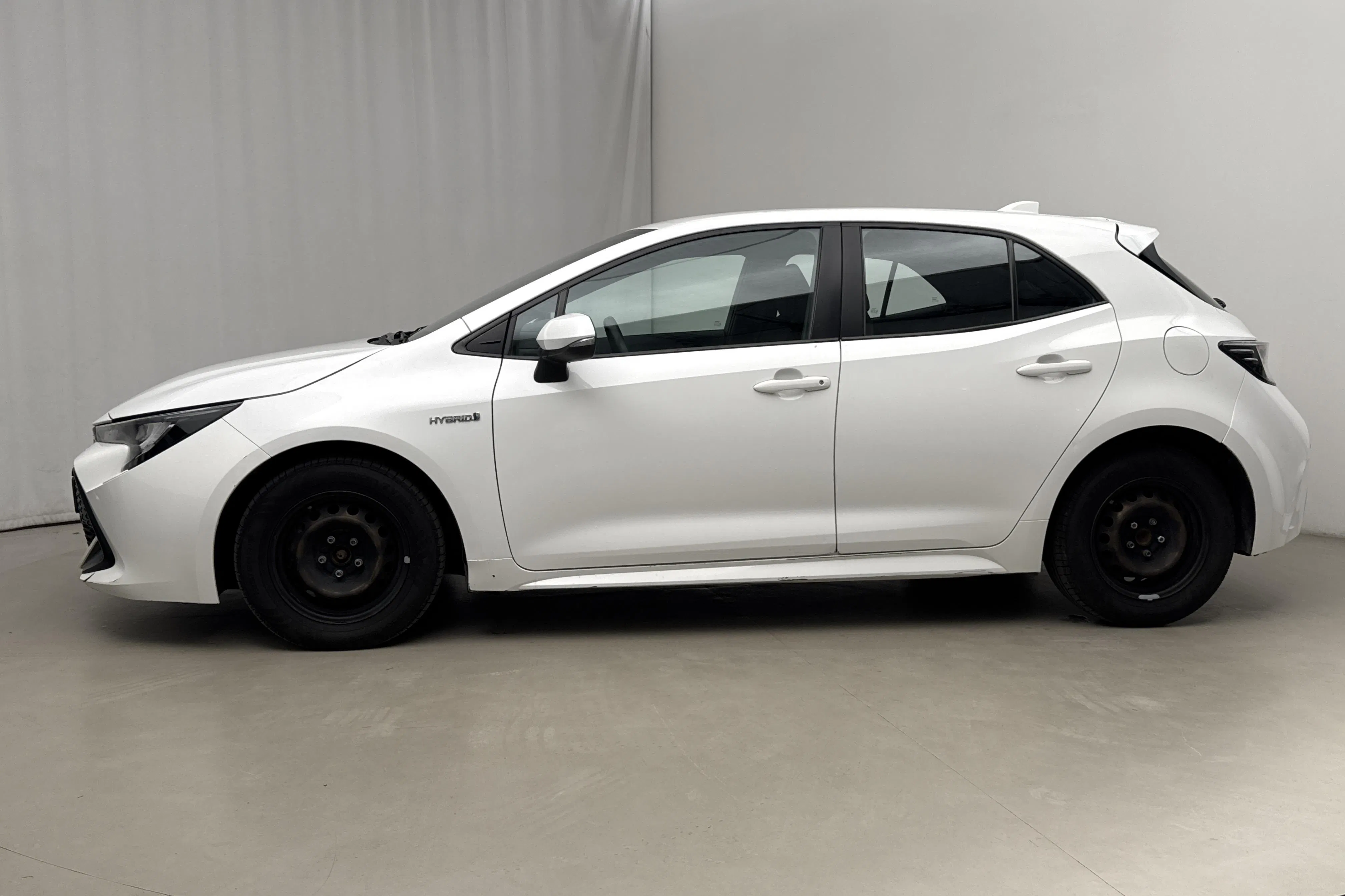 Presentationsfoto 2 av 15: Toyota Corolla 1.8 Hybrid 5dr (122hk) - 10 301 mil - Automat - vit - 2019