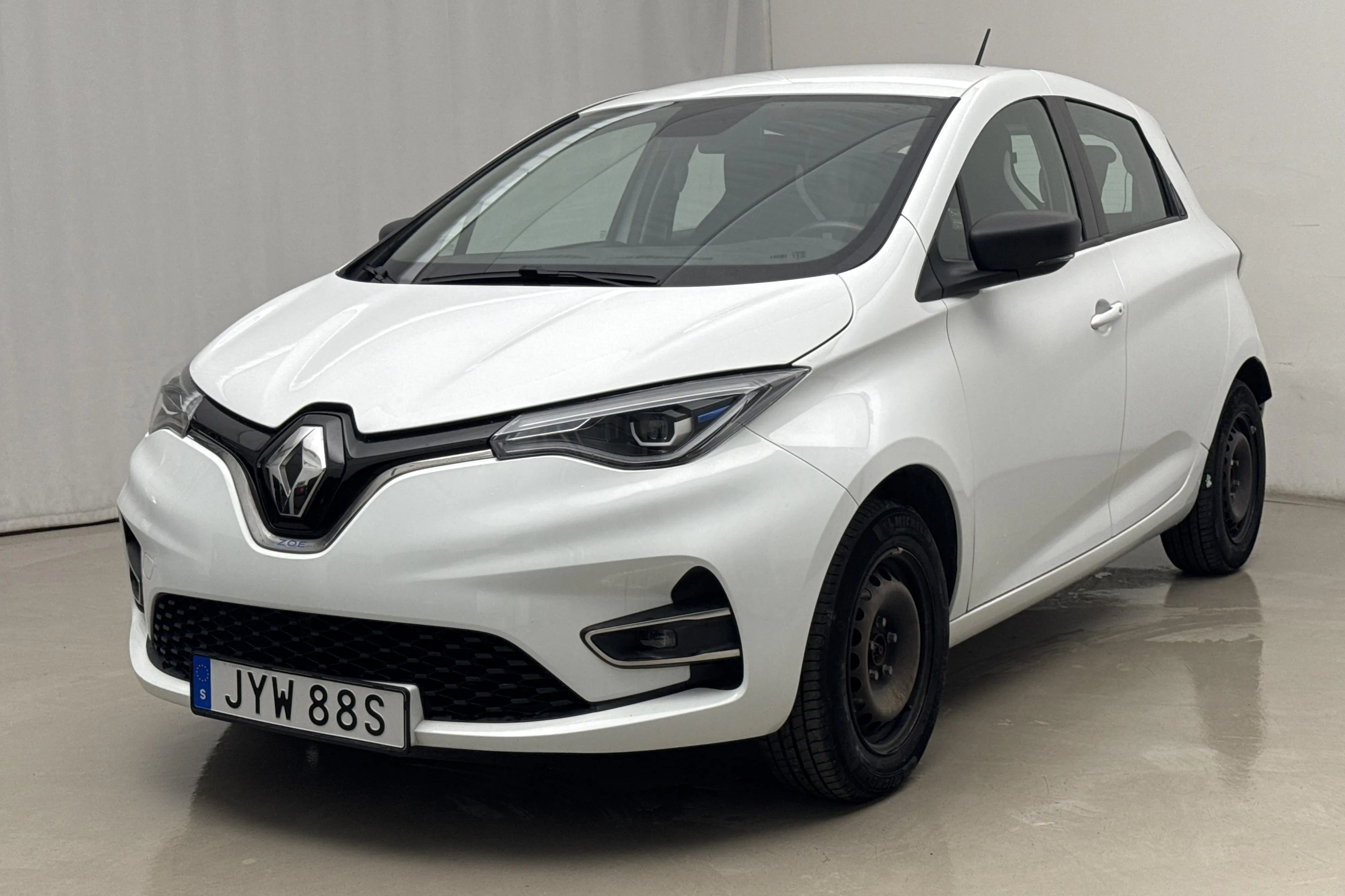 Presentation photo 1 of 18: Renault Zoe 52kWh R110 (108hk) - 15 640 km - Automatic - white - 2020