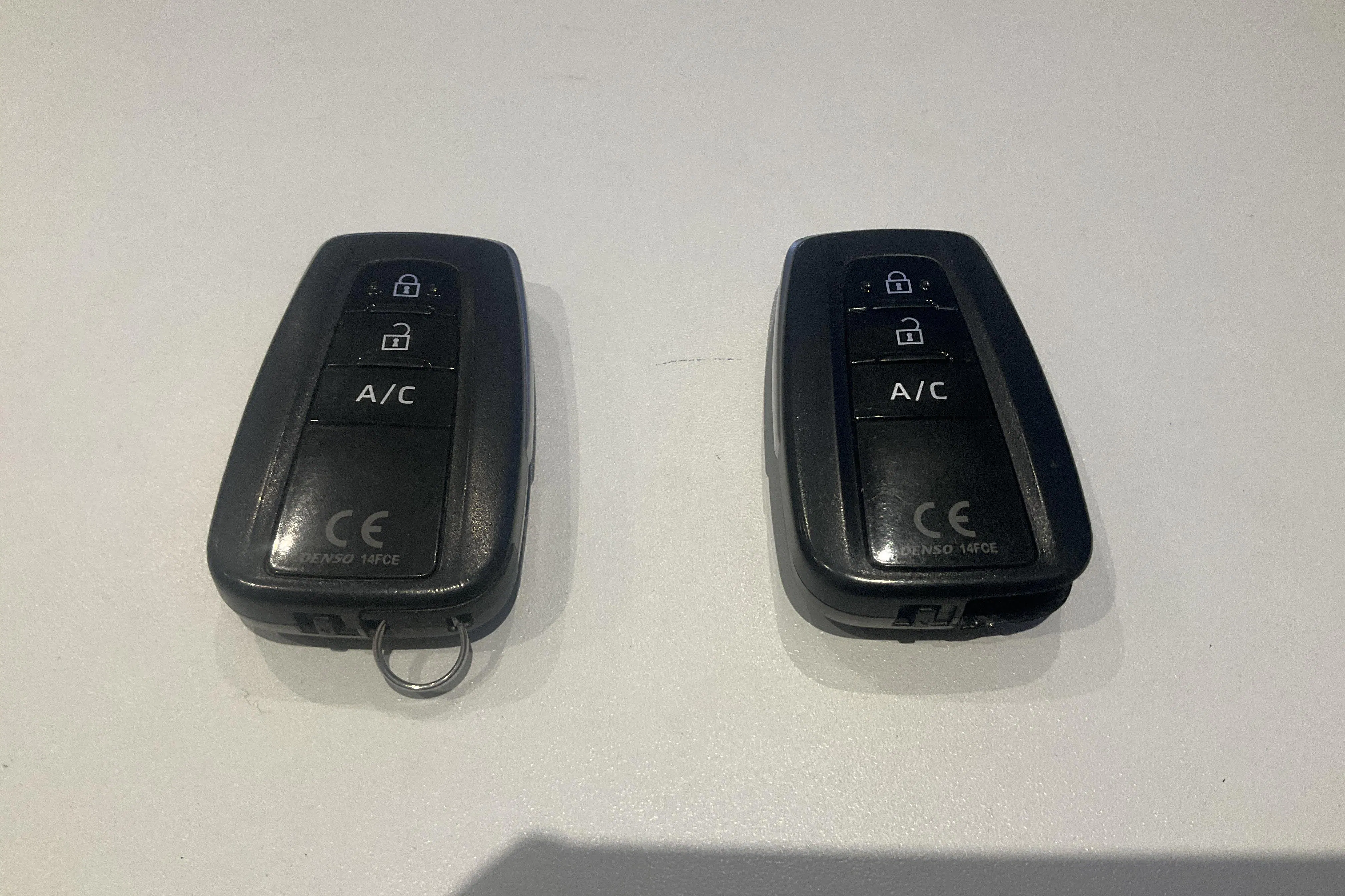 Presentationsfoto 16 av 16: Toyota Prius 1.8 Plug-In (99hk) - 14 488 mil - Automat - Mörkgrå - 2019