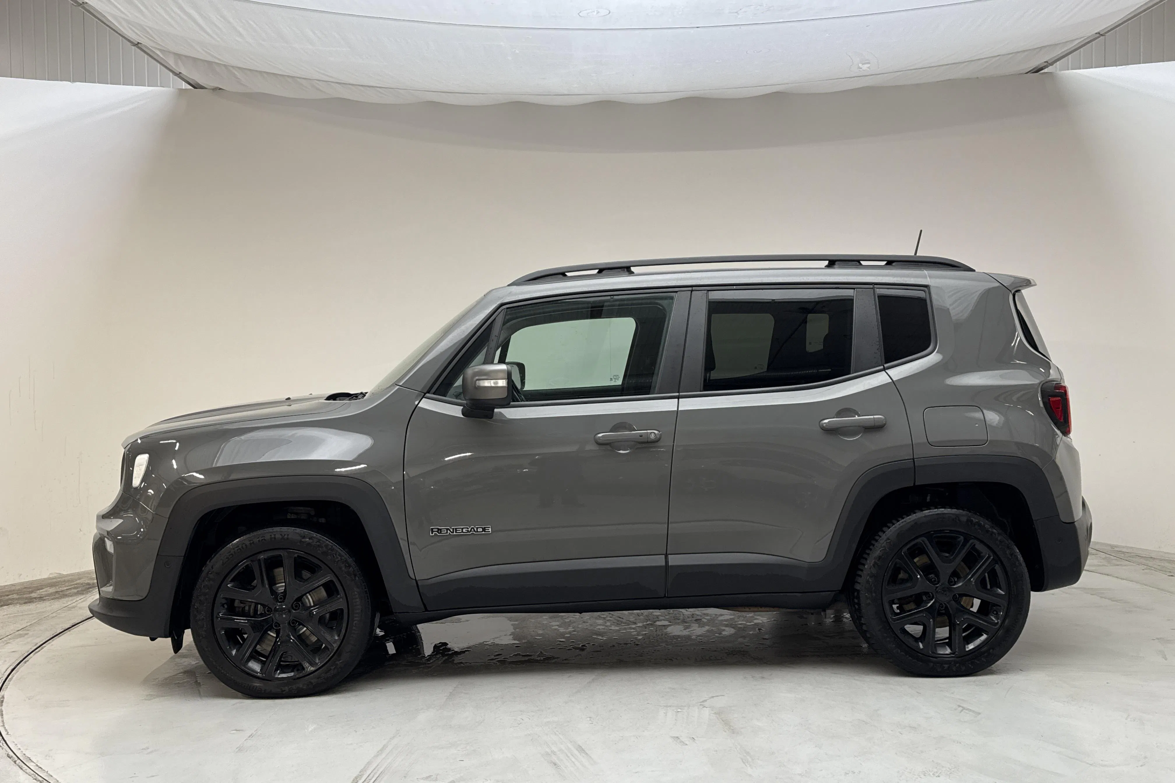 Presentation photo 2 of 15: Jeep Renegade 1.3 PHEV 4WD (190hk) - 111 990 km - Automatic - gray - 2020