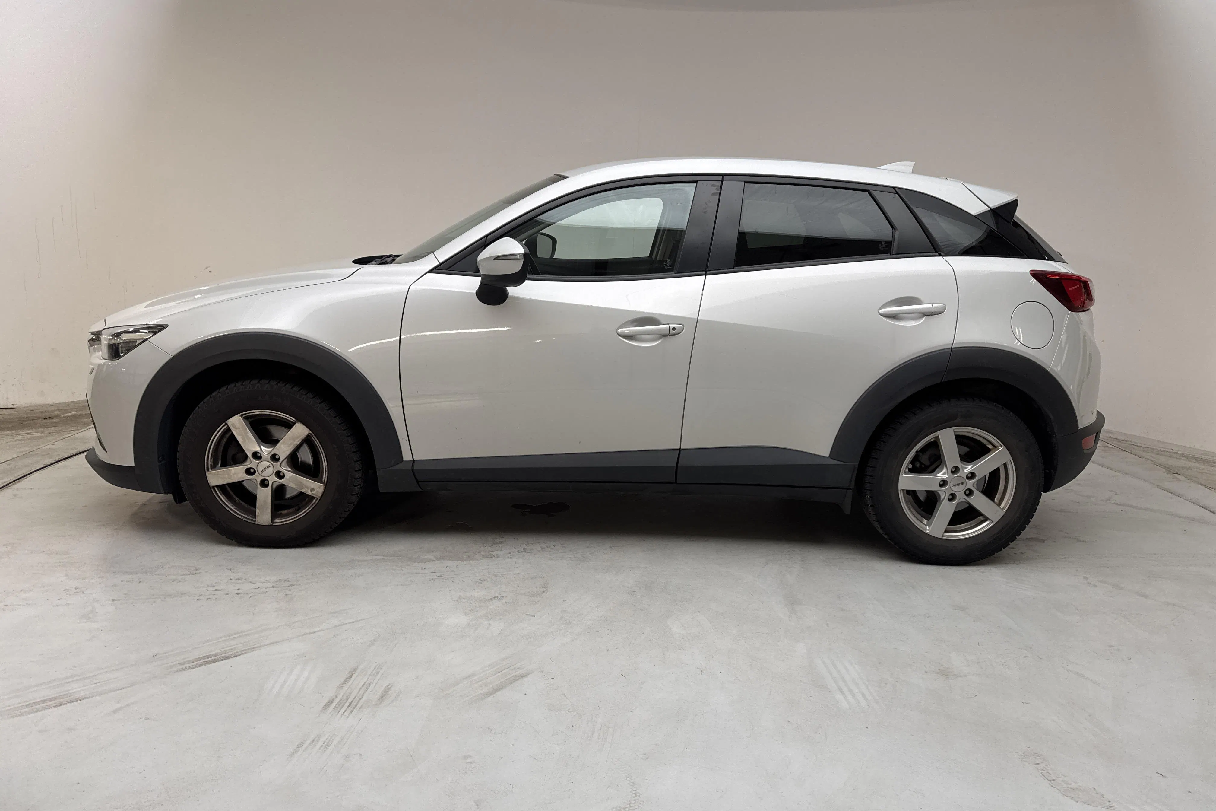 Presentation photo 2 of 13: Mazda CX-3 2.0 2WD (120hk) - 95 600 km - Manual - white - 2017