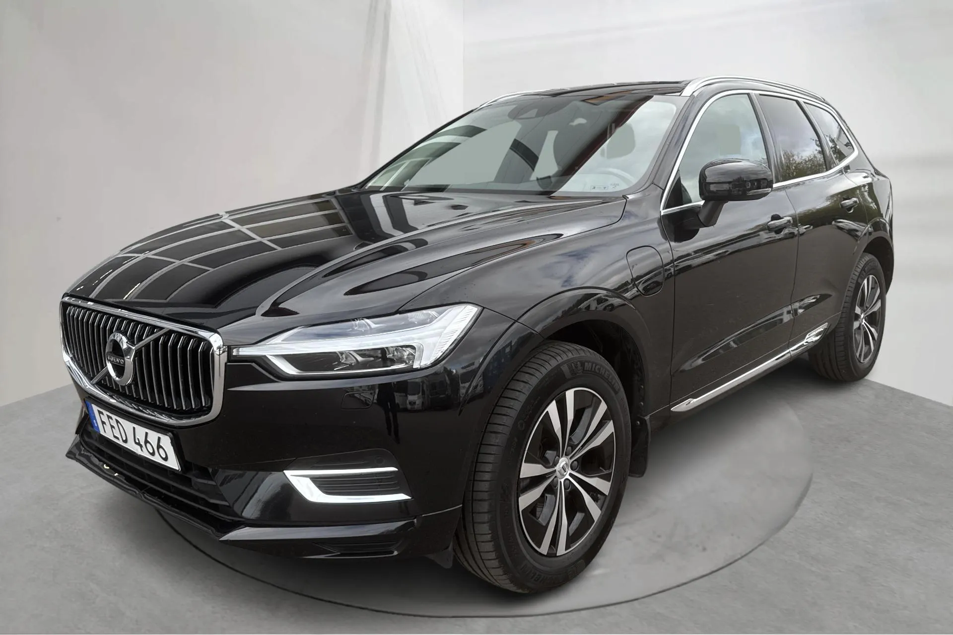 Presentationsfoto 1 av 21: Volvo XC60 T6 AWD Recharge (340hk) - 12 798 mil - Automat - svart - 2021