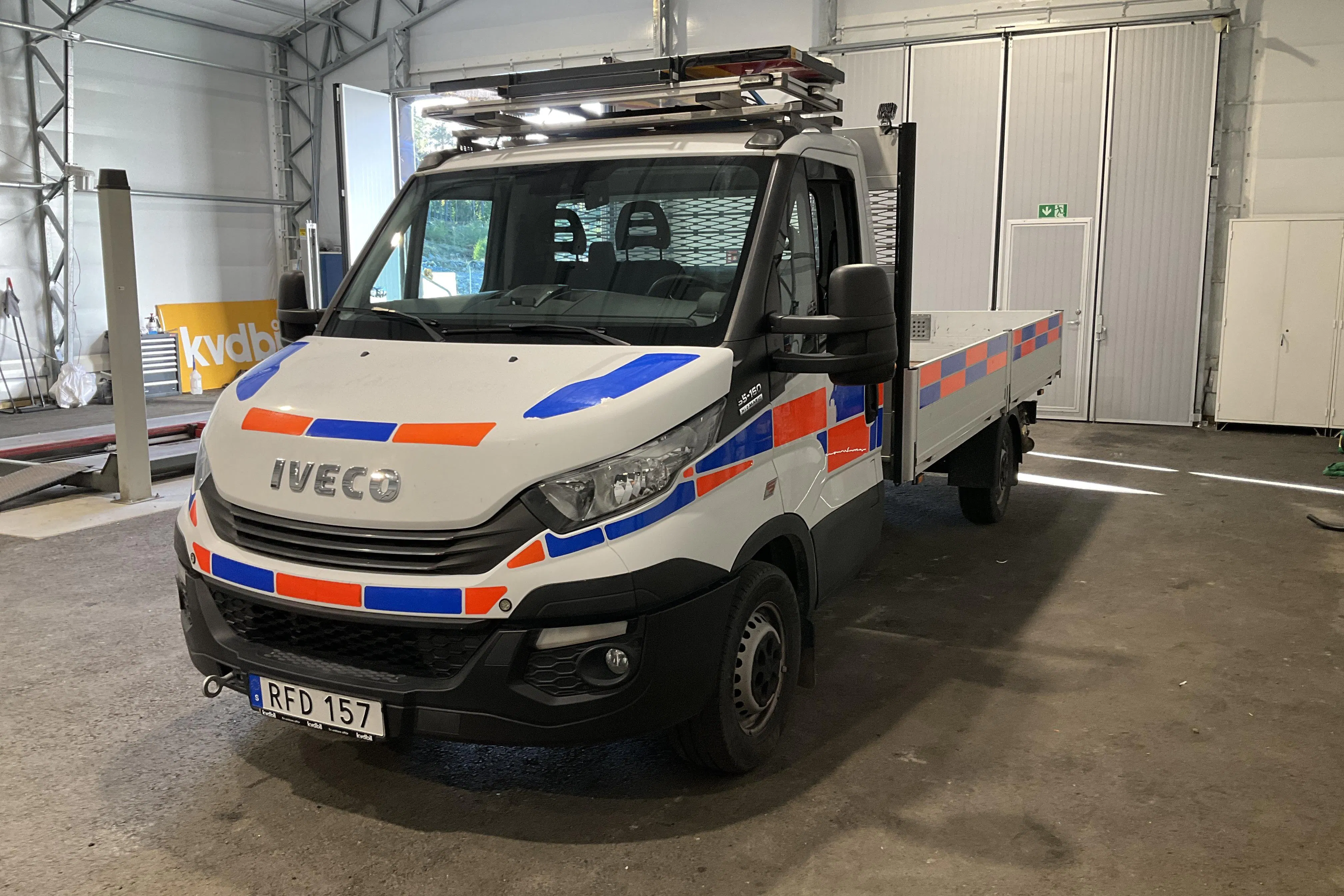 Presentationsfoto 1 av 27: Iveco Daily 35 2.3 (156hk) - 10 647 mil - Automat - vit - 2018