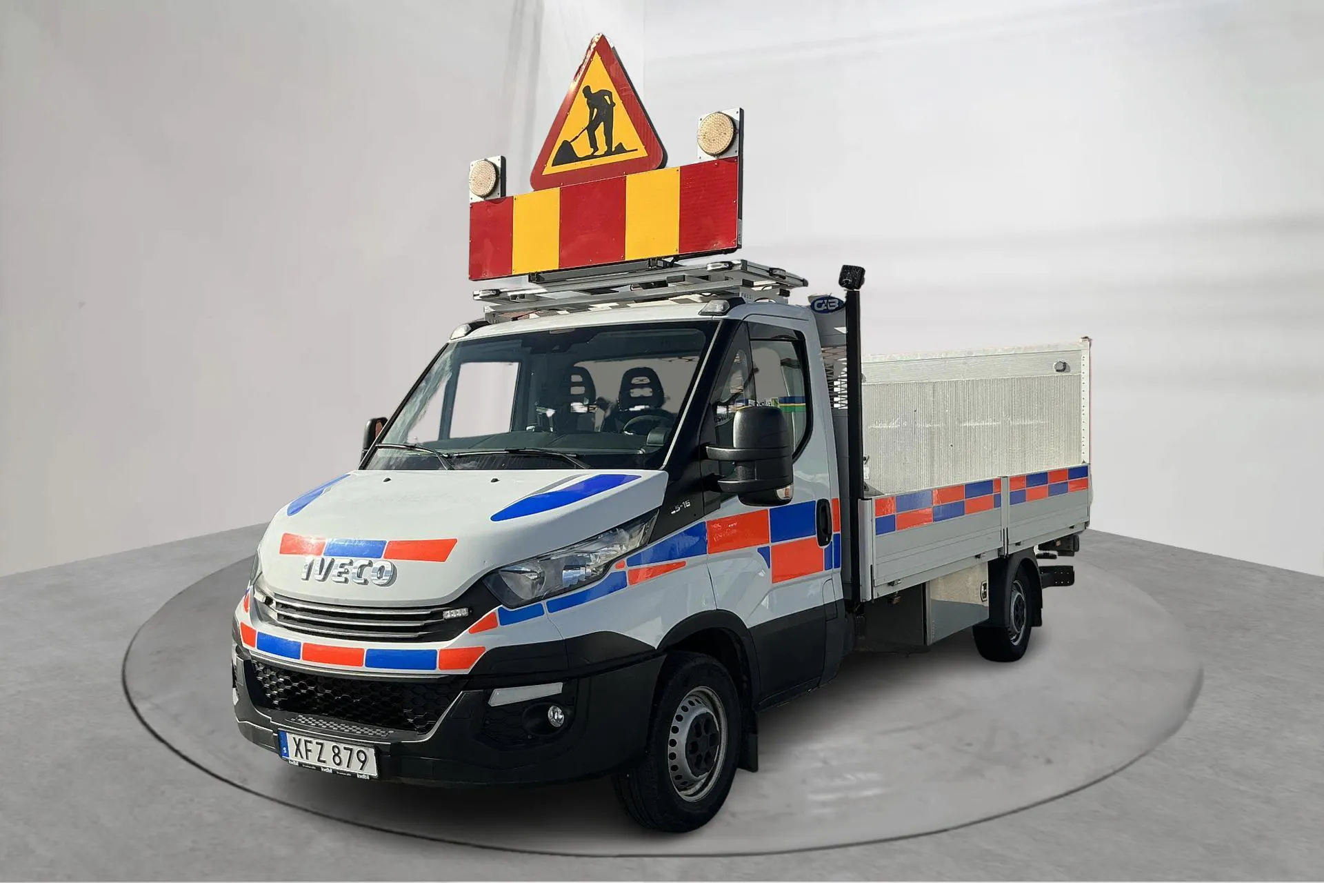 Presentation photo 1 of 15: Iveco Daily 35 2.3 (156hk) - 99 000 km - Automatic - white - 2017