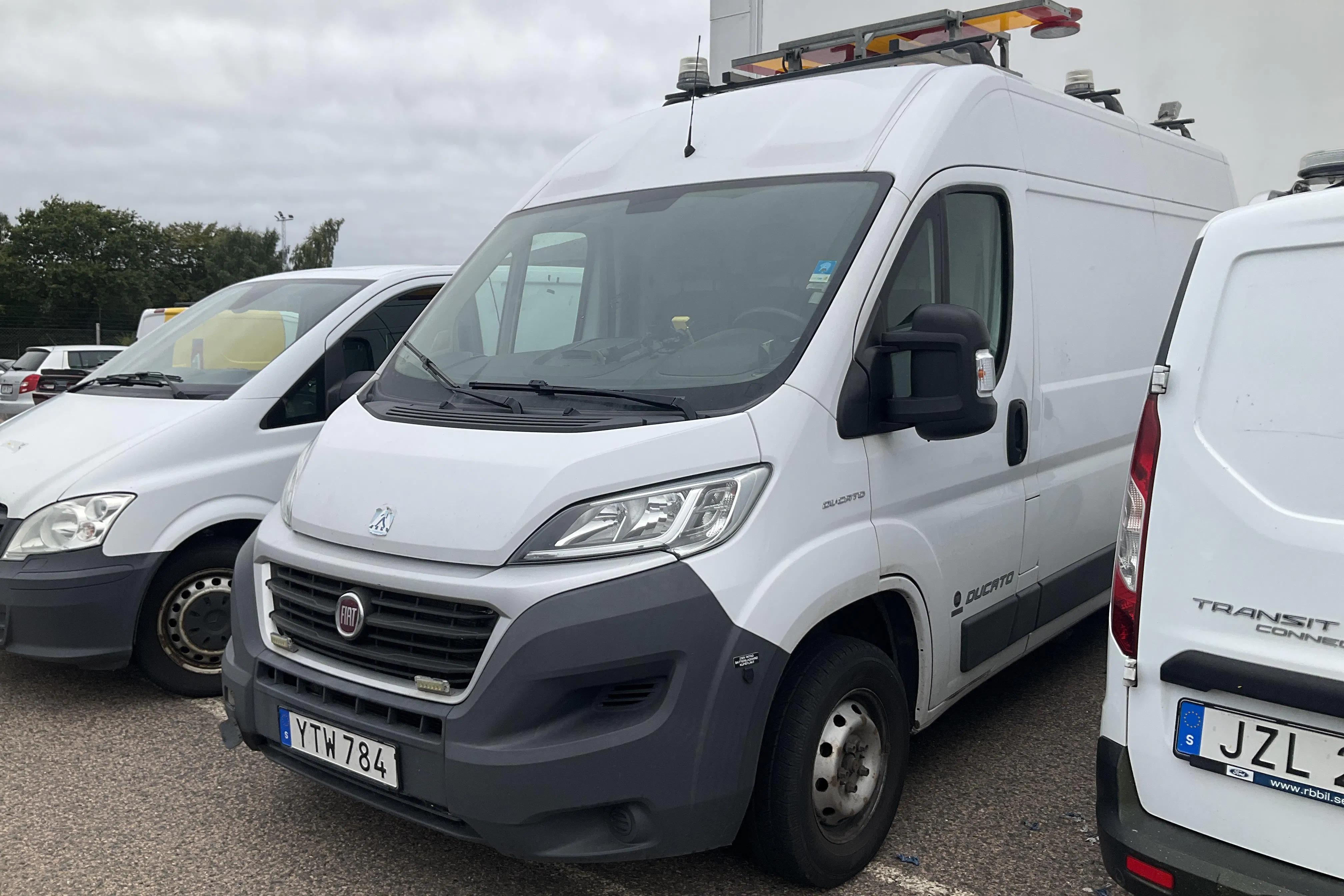 Presentationsfoto 1 av 15: Fiat Ducato 35 2.3 Multijet Skåp (130hk) - 17 876 mil - Manuell - vit - 2018