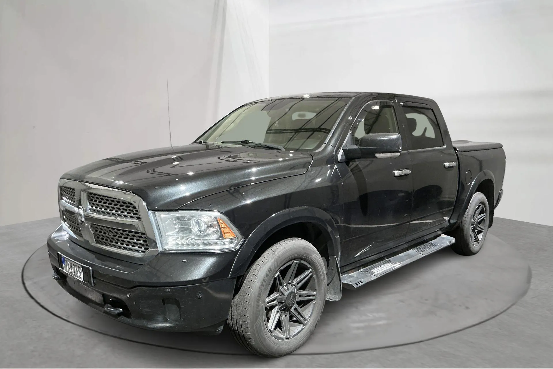 Presentationsfoto 1 av 15: Dodge RAM 1500 5.7 4WD (401hk) - 24 875 mil - Automat - svart - 2018