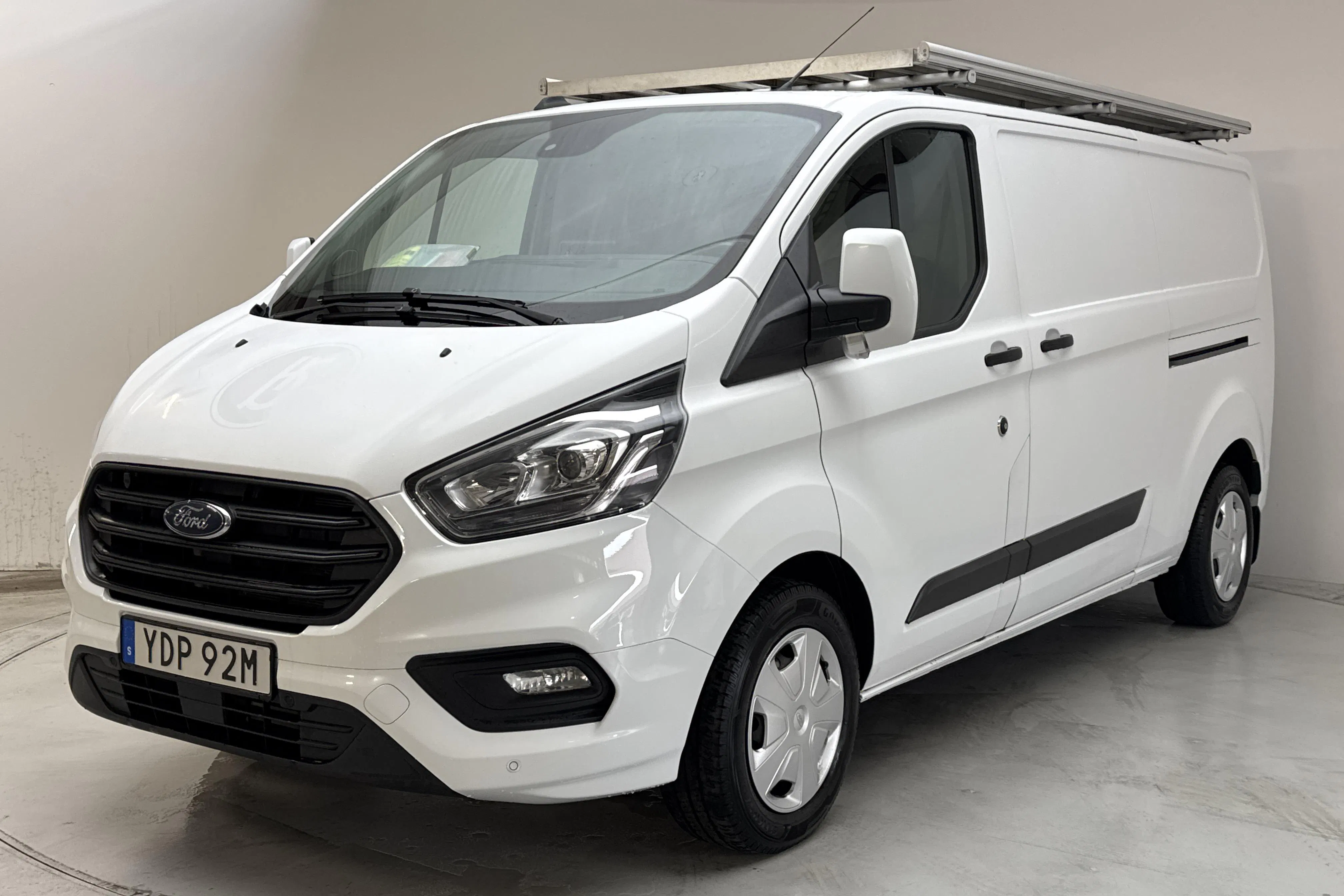 Presentationsfoto 1 av 15: Ford Transit Custom 340 (170hk) - 14 724 mil - Manuell - vit - 2021