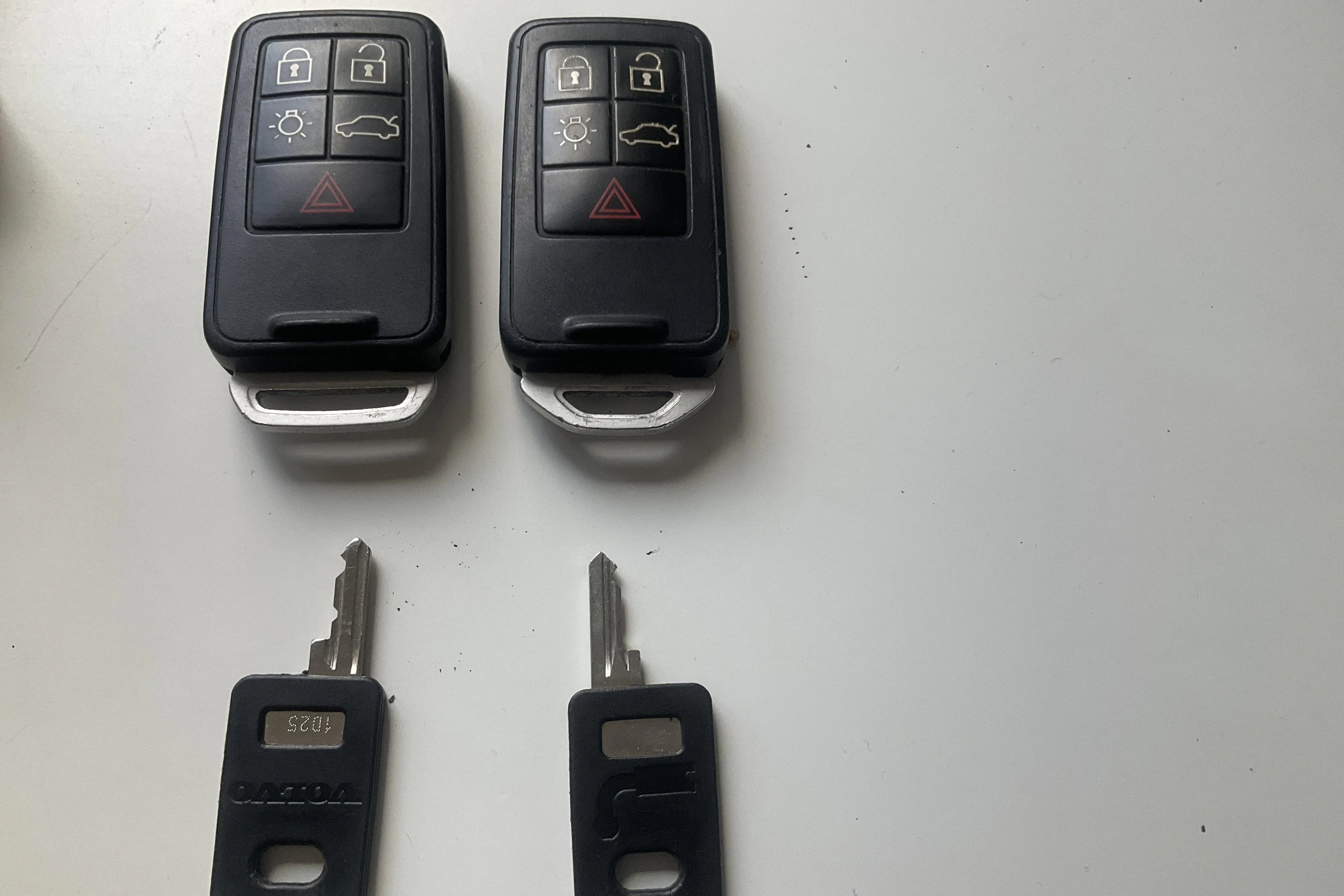 Presentationsfoto 14 av 14: Volvo V70 II D4 (181hk) - 19 908 mil - Automat - grå - 2014