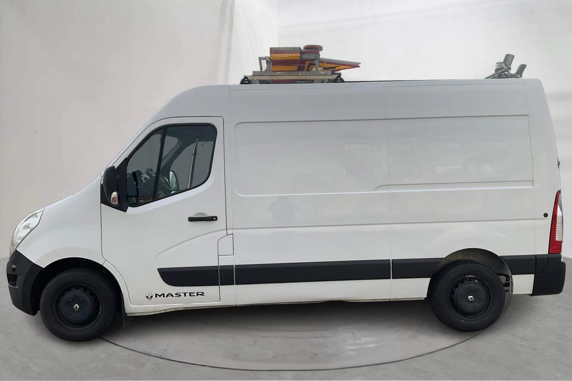 Presentationsfoto 2 av 17: Renault Master 2.3 dCi FAP 2WD (170hk) - 7 377 mil - Automat - vit - 2019