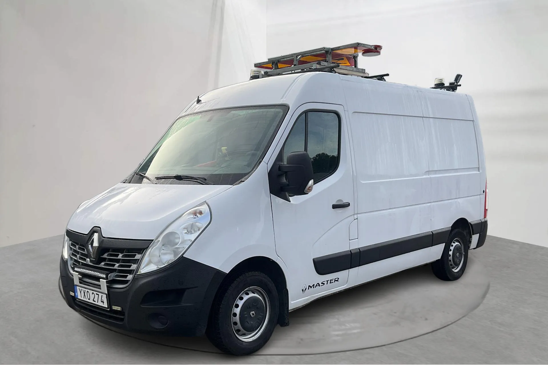 Presentationsfoto 1 av 16: Renault Master 2.3 dCi FAP 2WD (170hk) - 11 044 mil - Automat - vit - 2019