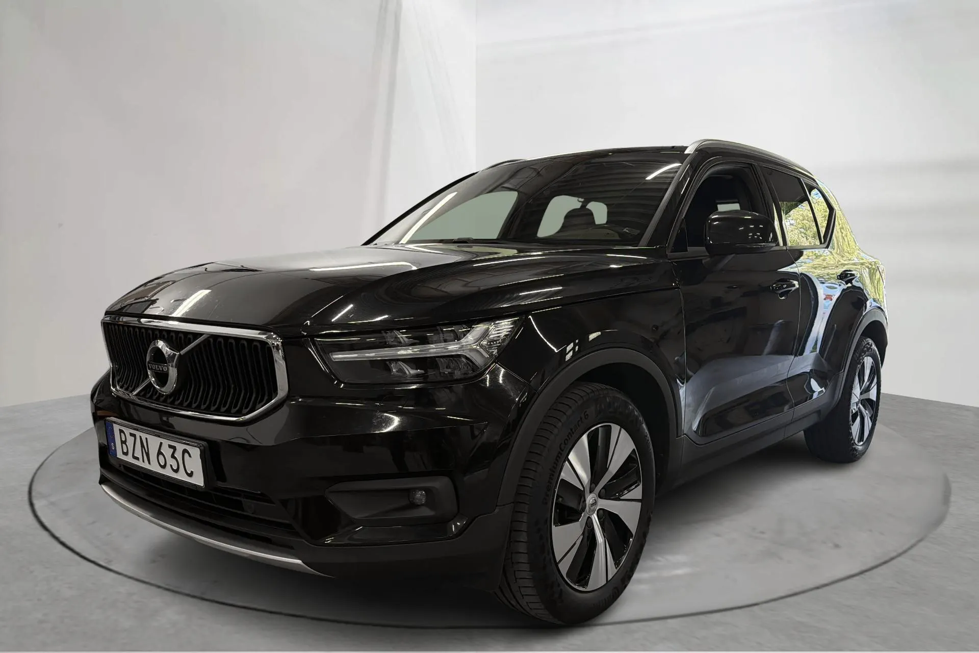 Presentation photo 1 of 16: Volvo XC40 D3 2WD (150hk) - 128 180 km - Automatic - black - 2020