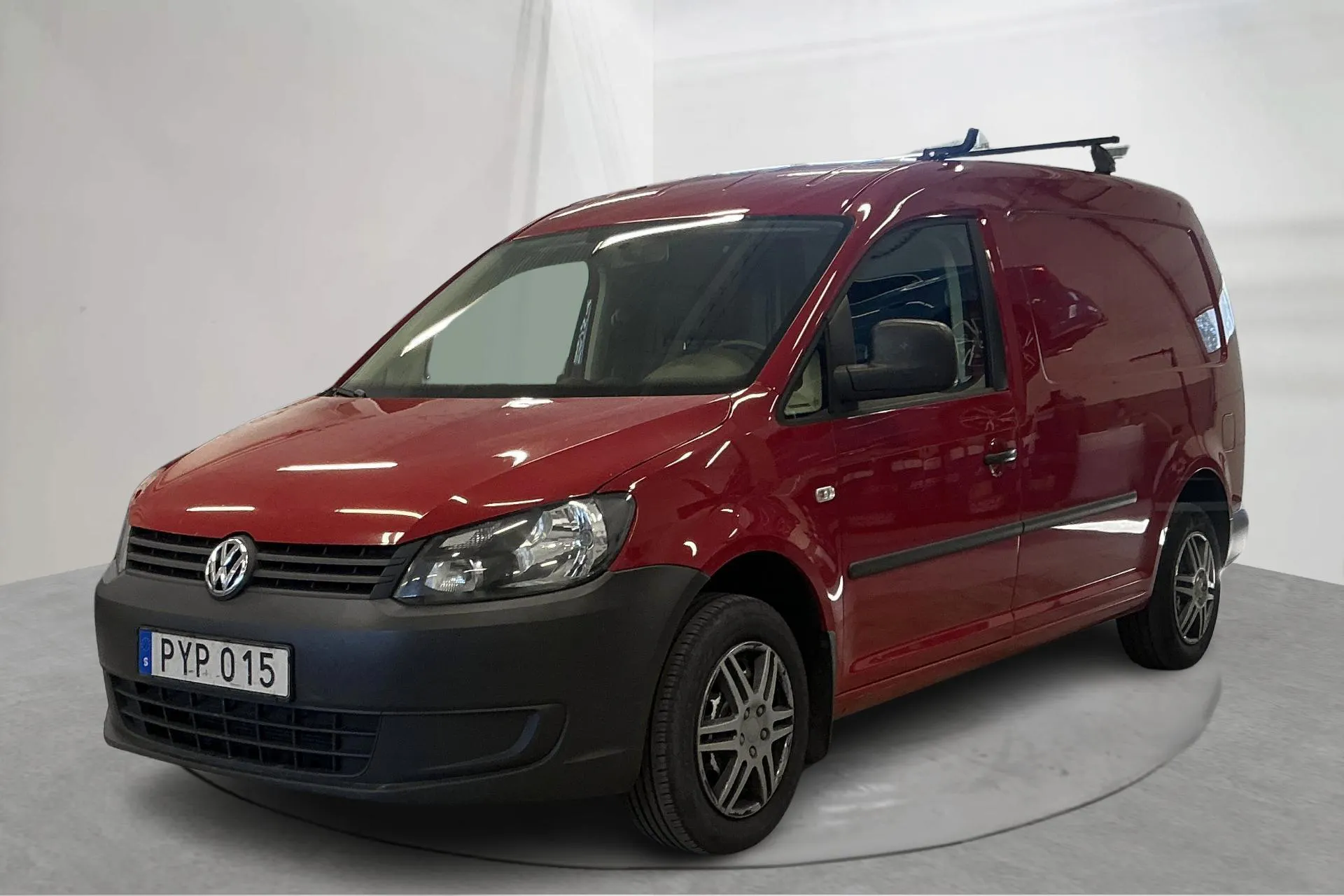 Presentationsfoto 1 av 15: VW Caddy 1.6 TDI Maxi Skåp (102hk) - 16 317 mil - Manuell - röd - 2015