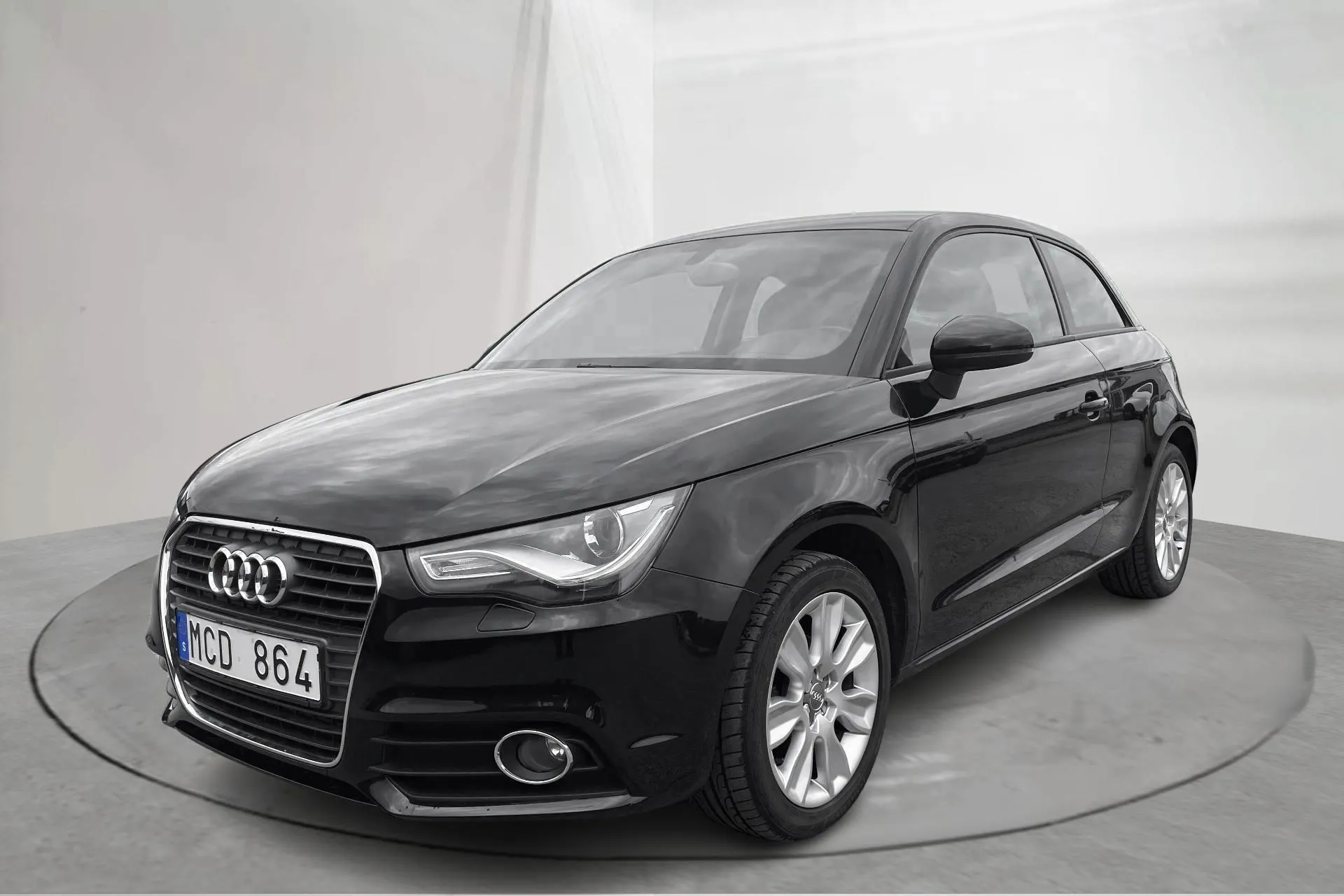 Presentationsfoto 1 av 14: Audi A1 1.6 TDI (90hk) - 10 156 mil - Automat - svart - 2012