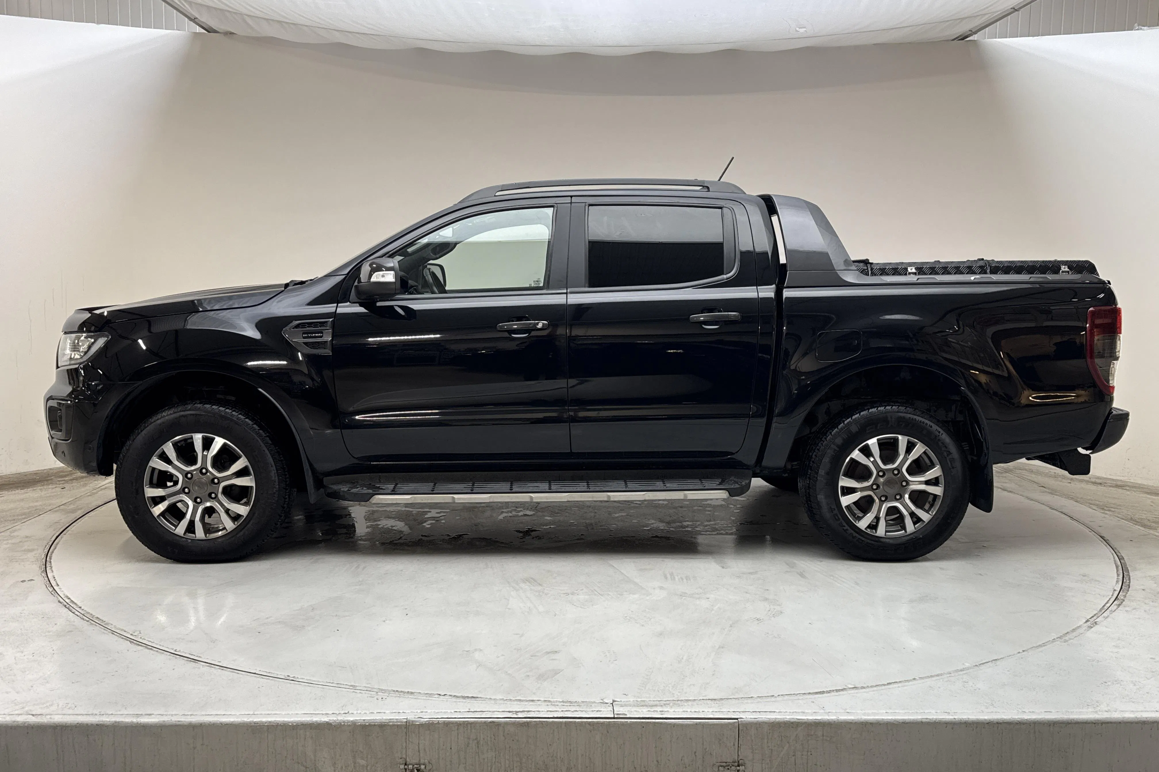Presentationsfoto 2 av 15: Ford Ranger 2.0 TDCi 4WD (213hk) - 21 646 mil - Automat - svart - 2020