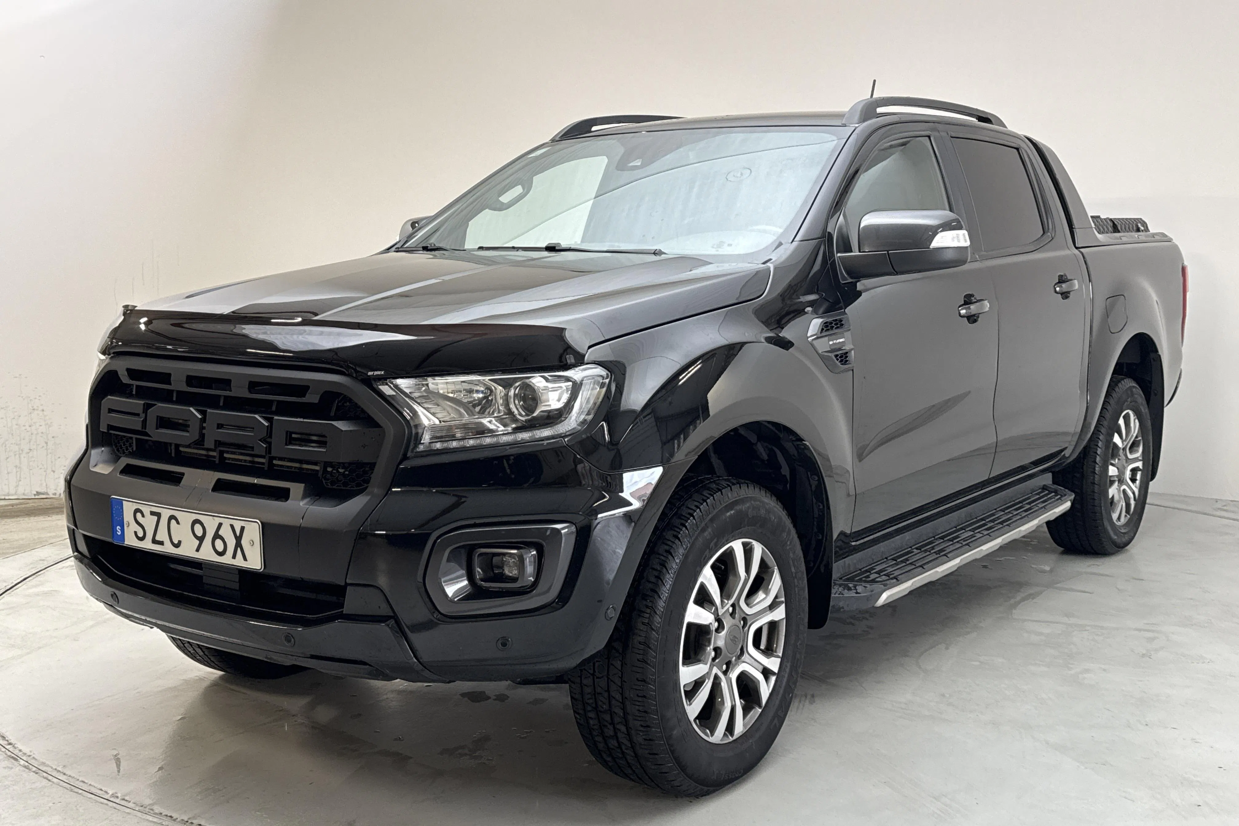 Presentationsfoto 1 av 15: Ford Ranger 2.0 TDCi 4WD (213hk) - 21 646 mil - Automat - svart - 2020