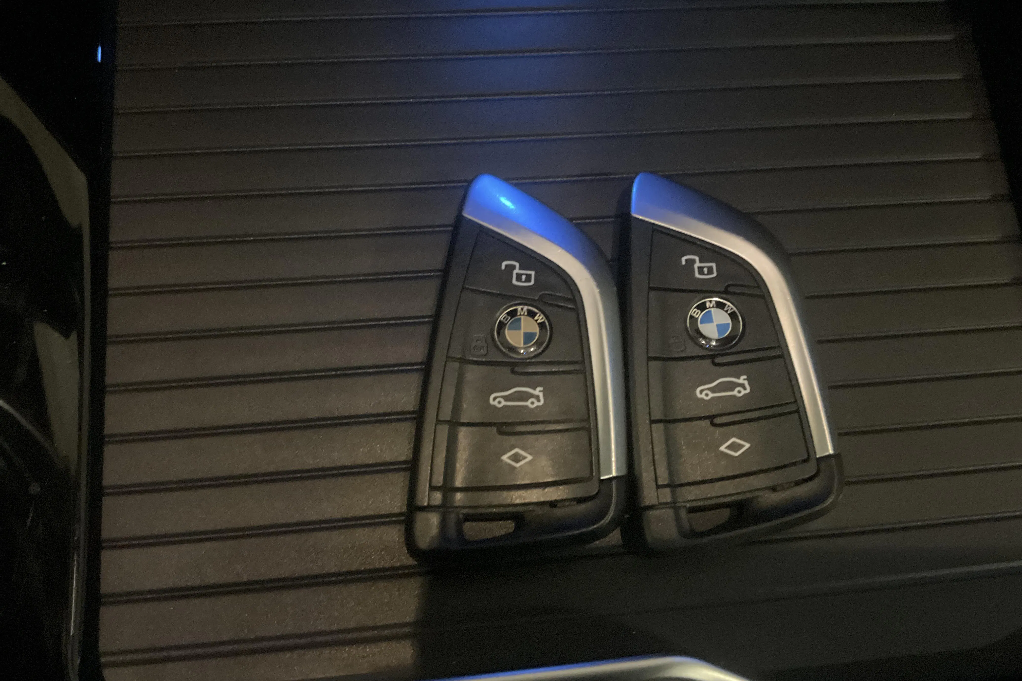 Presentationsfoto 19 av 19: BMW X3 xDrive30e, G01 (292hk) - 14 221 mil - Automat - vit - 2021