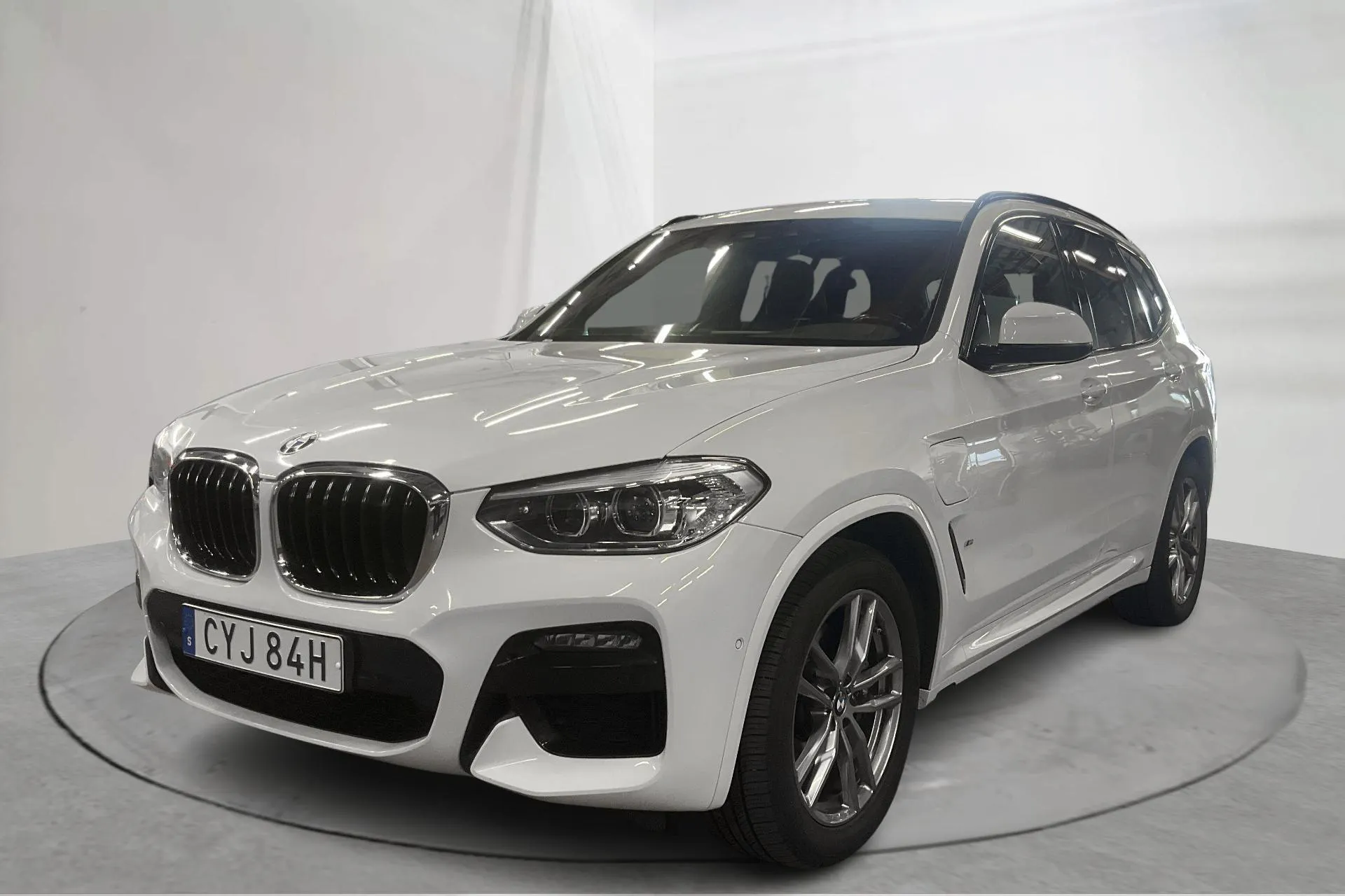 Presentationsfoto 1 av 19: BMW X3 xDrive30e, G01 (292hk) - 14 221 mil - Automat - vit - 2021