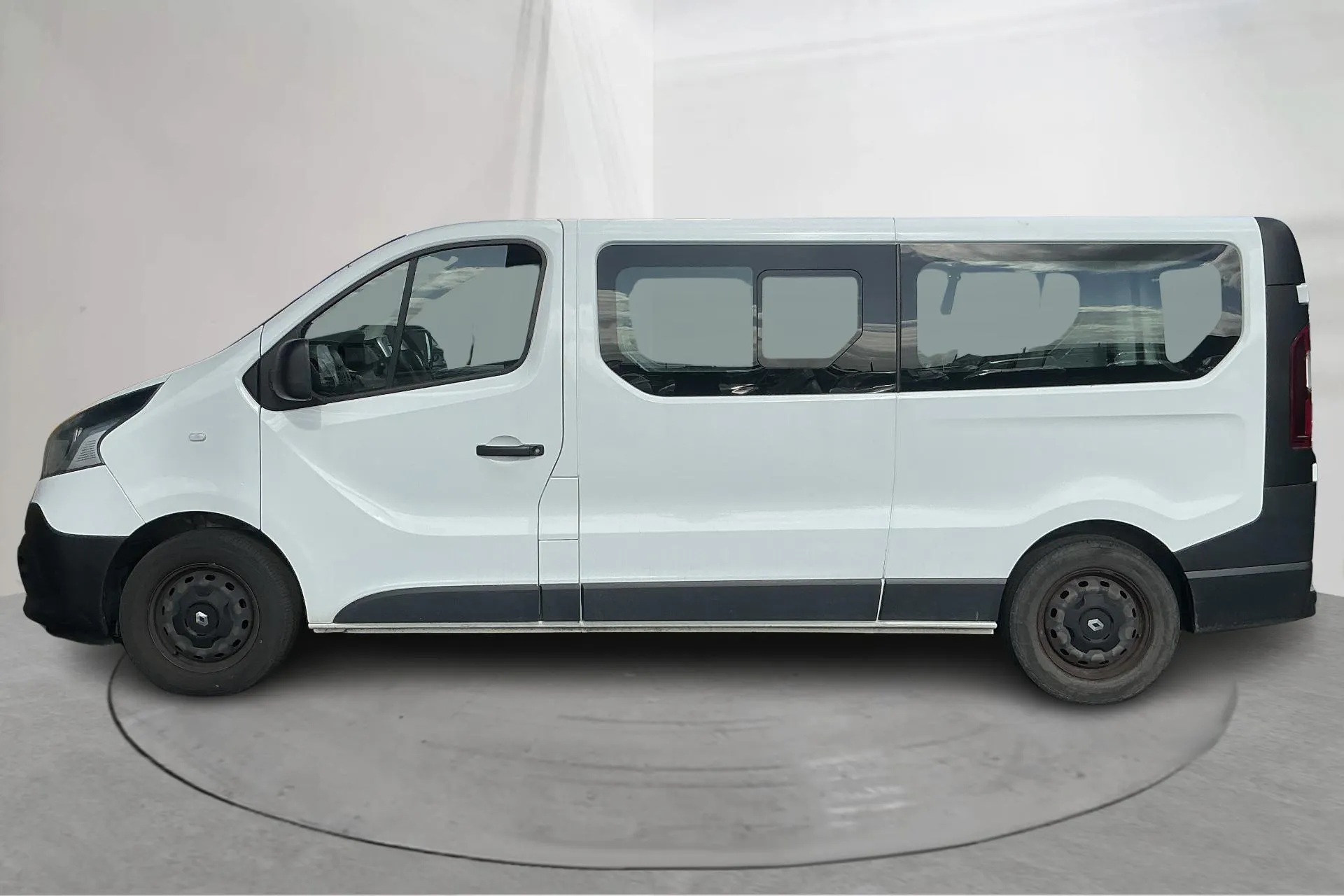 Presentation photo 2 of 13: Renault Trafic Kombi 1.6 dCi (120hk) - 322 780 km - Manual - white - 2019