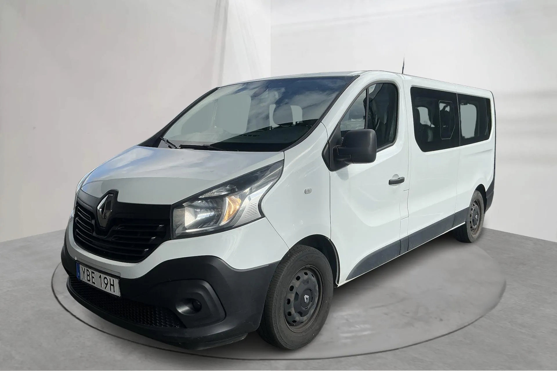 Presentation photo 1 of 13: Renault Trafic Kombi 1.6 dCi (120hk) - 322 780 km - Manual - white - 2019