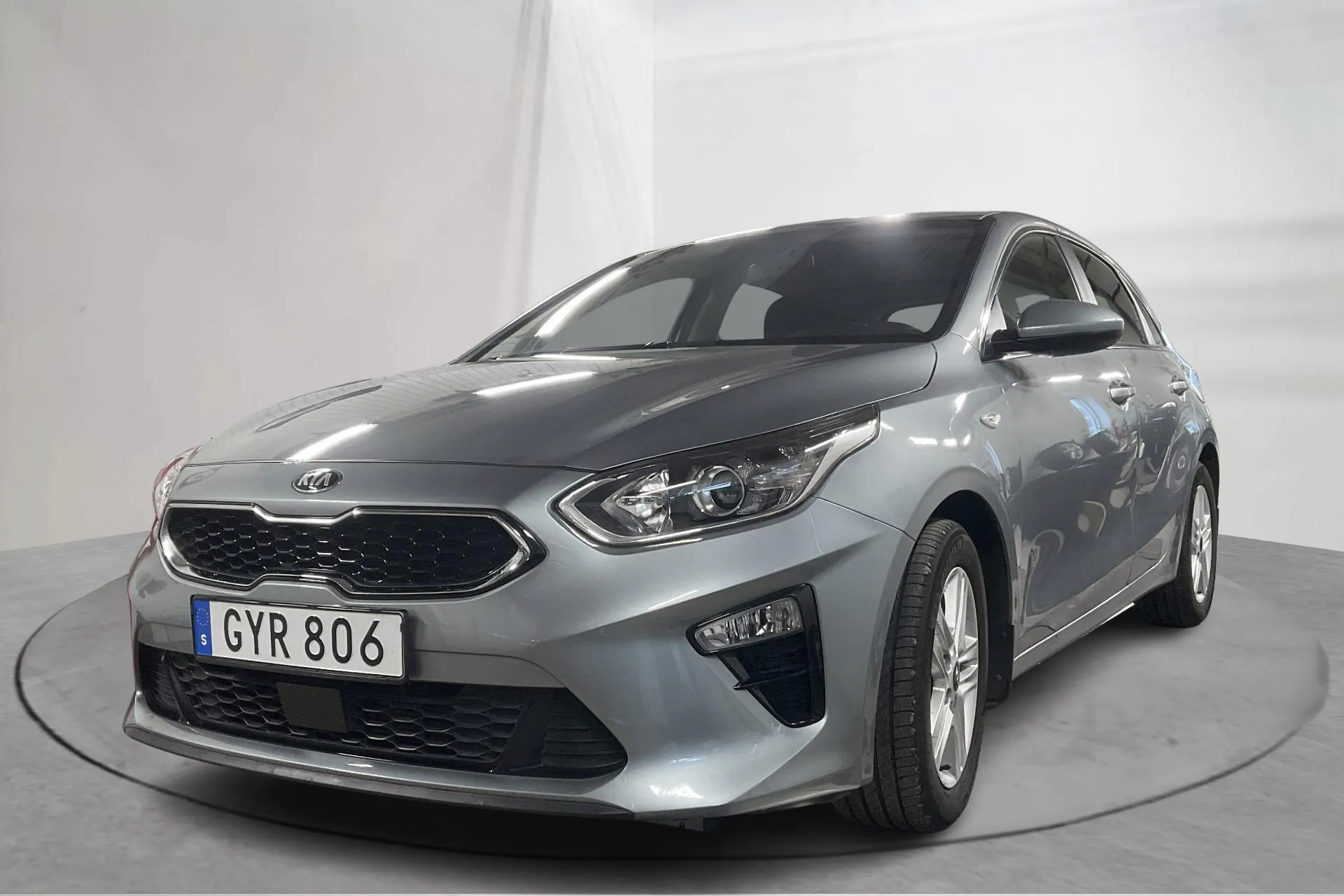 Presentationsfoto 1 av 16: KIA Ceed 1.0 T-GDi 5dr (120hk) - 2 208 mil - Manuell - grå - 2021