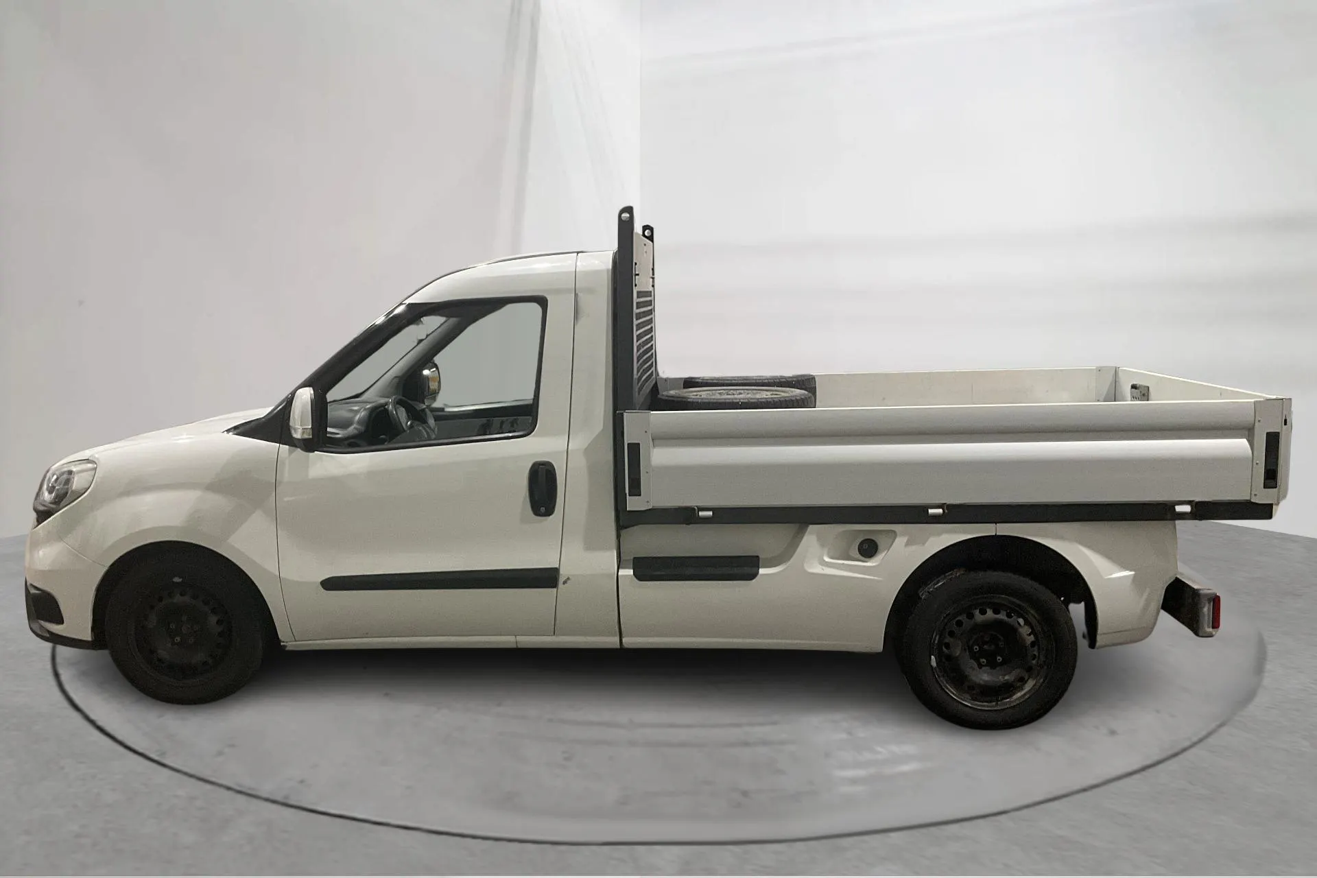 Presentationsfoto 2 av 12: Fiat Doblo Cargo 1.6 MJT (105hk) - 11 205 mil - Manuell - vit - 2016