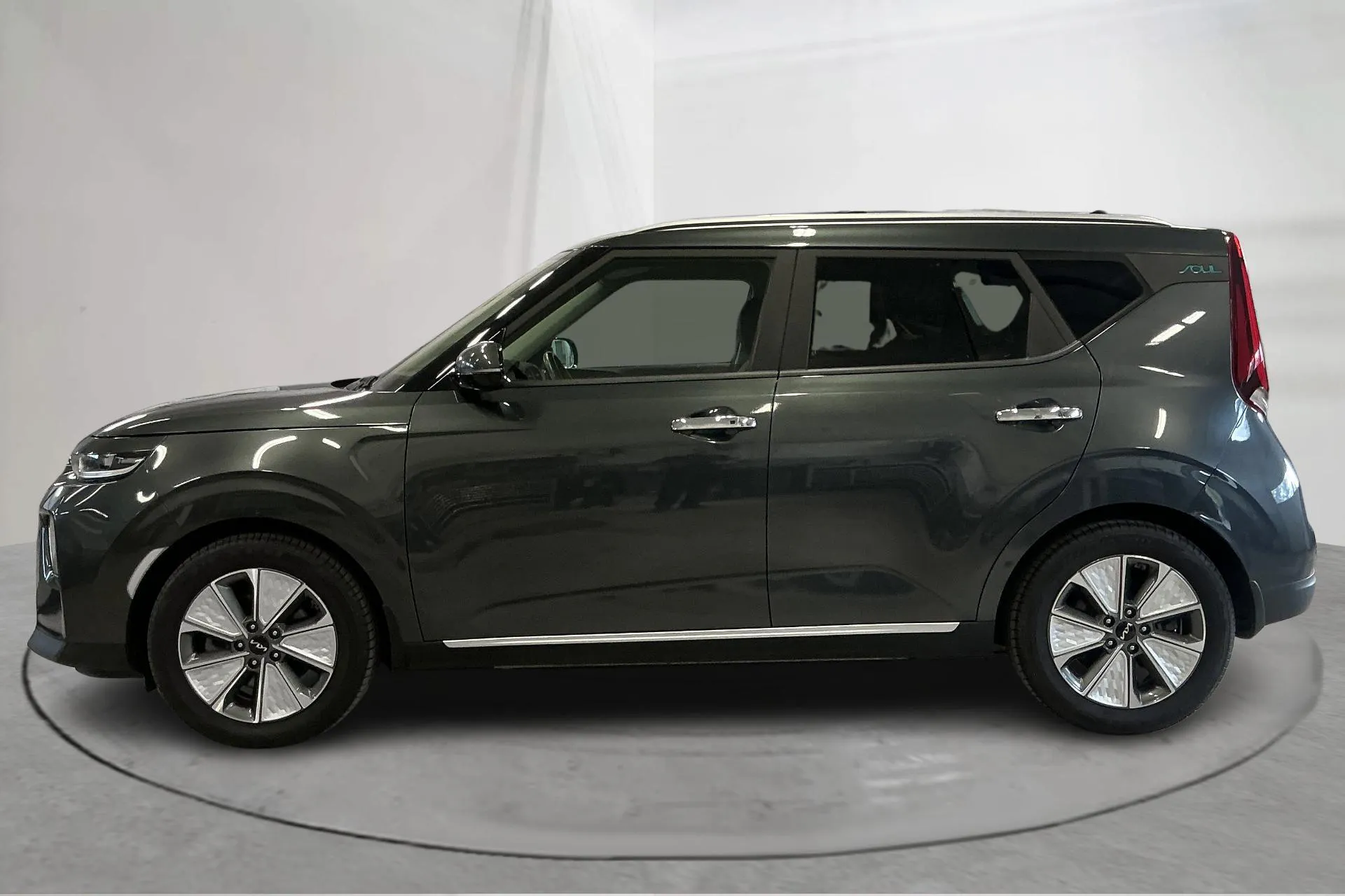 Presentation photo 2 of 18: KIA e-Soul Long Range 64kWh (204hk) - 82 940 km - Automatic - gray - 2022