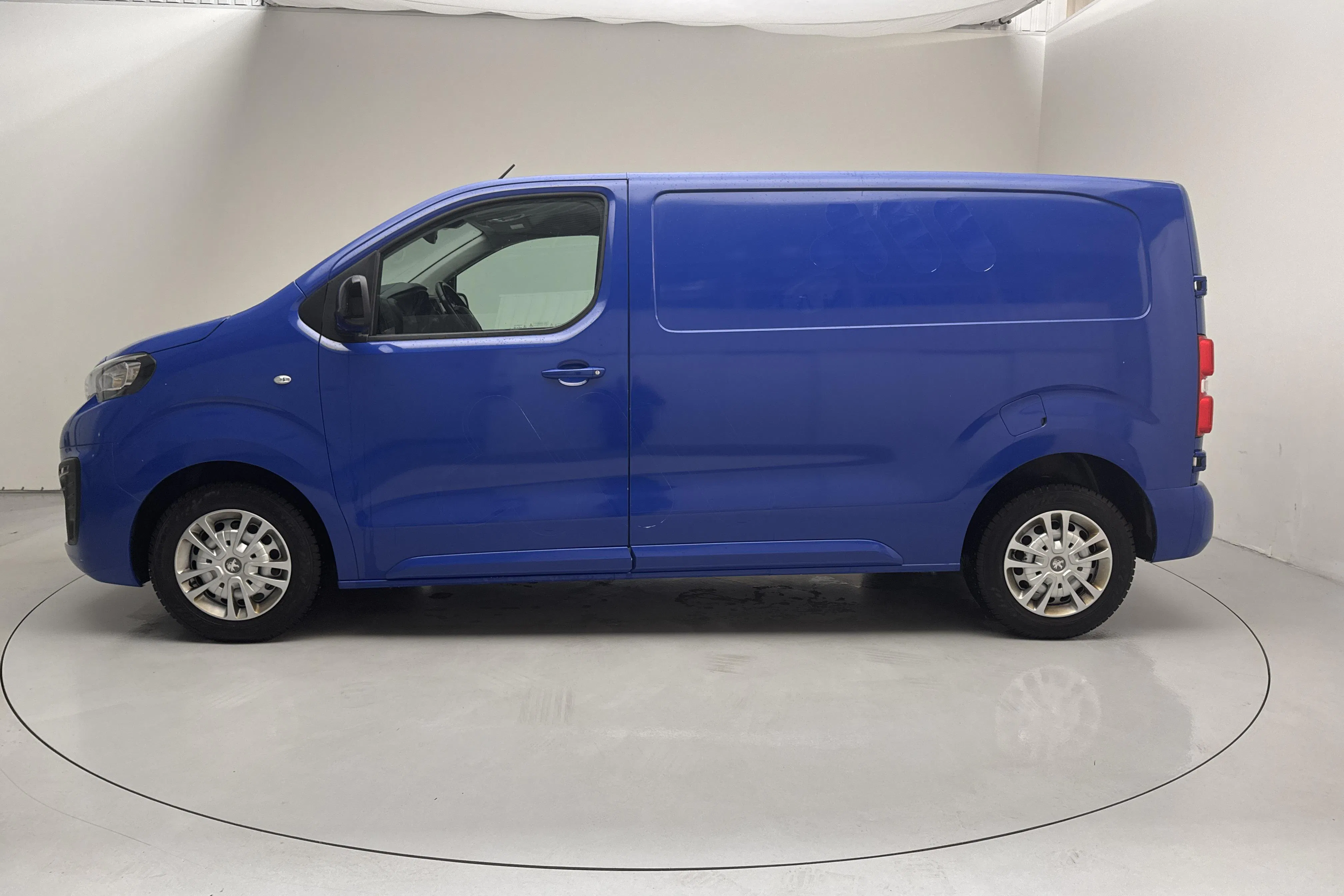 Presentationsfoto 2 av 14: Peugeot Expert BlueHDi Skåp (145hk) - 9 181 mil - Automat - vit - 2022