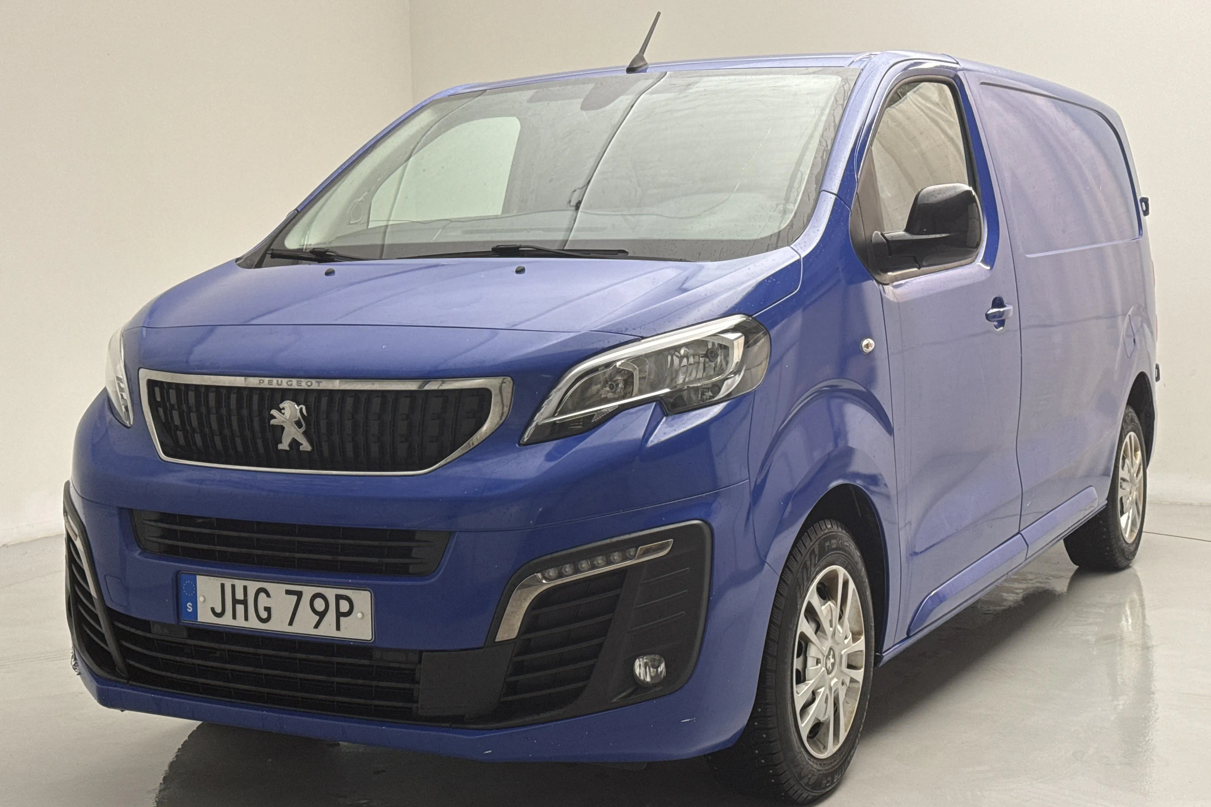 Presentationsfoto 1 av 14: Peugeot Expert BlueHDi Skåp (145hk) - 9 181 mil - Automat - vit - 2022