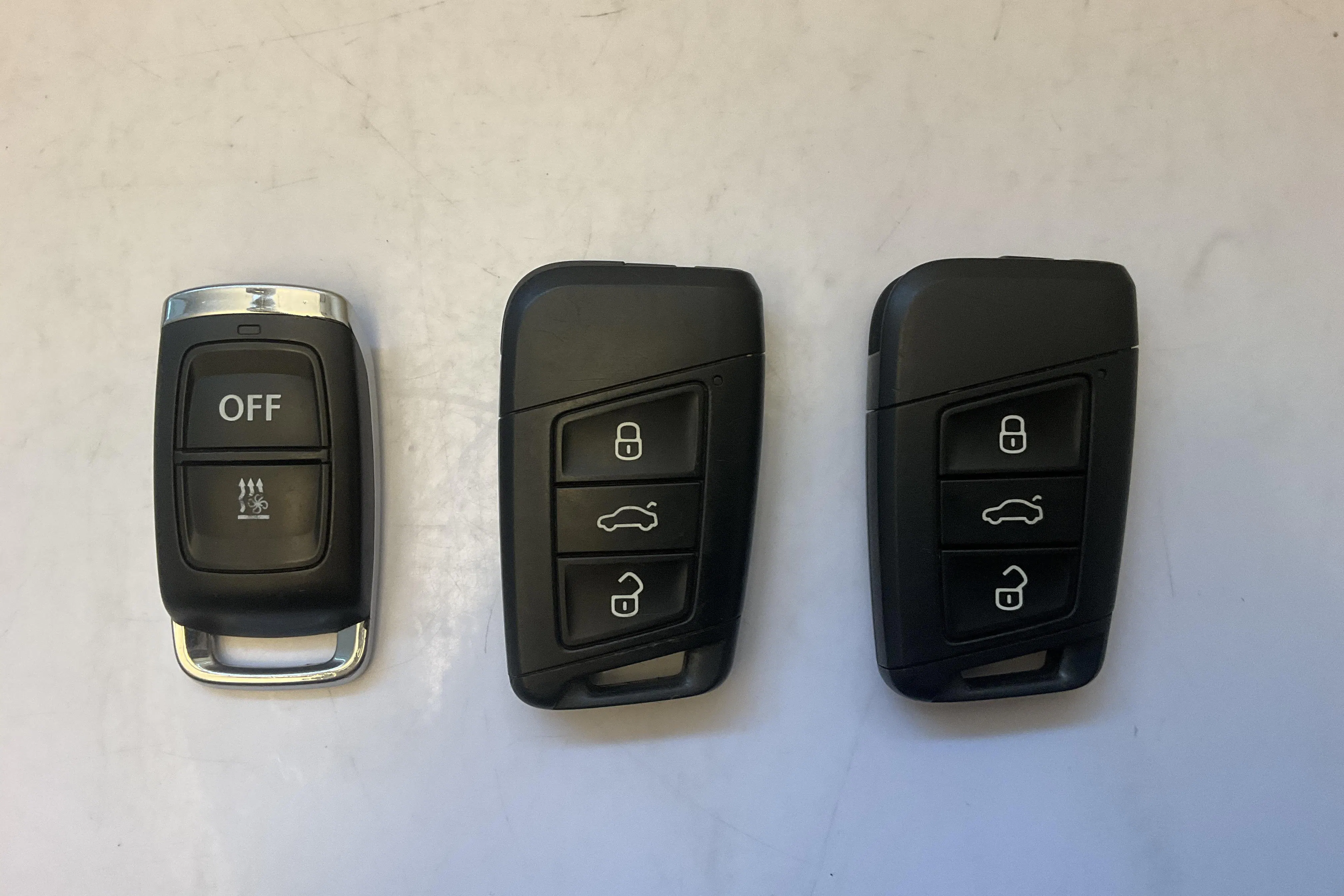 Presentationsfoto 13 av 13: Skoda Superb 2.0 TDI 4x4 Kombi (190hk) - 20 798 mil - Automat - vit - 2020