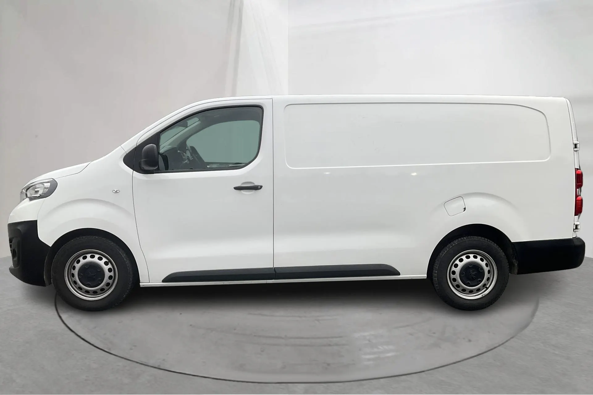 Presentation photo 2 of 15: Peugeot Expert BlueHDi Skåp (122hk) - 90 250 km - Automatic - white - 2021