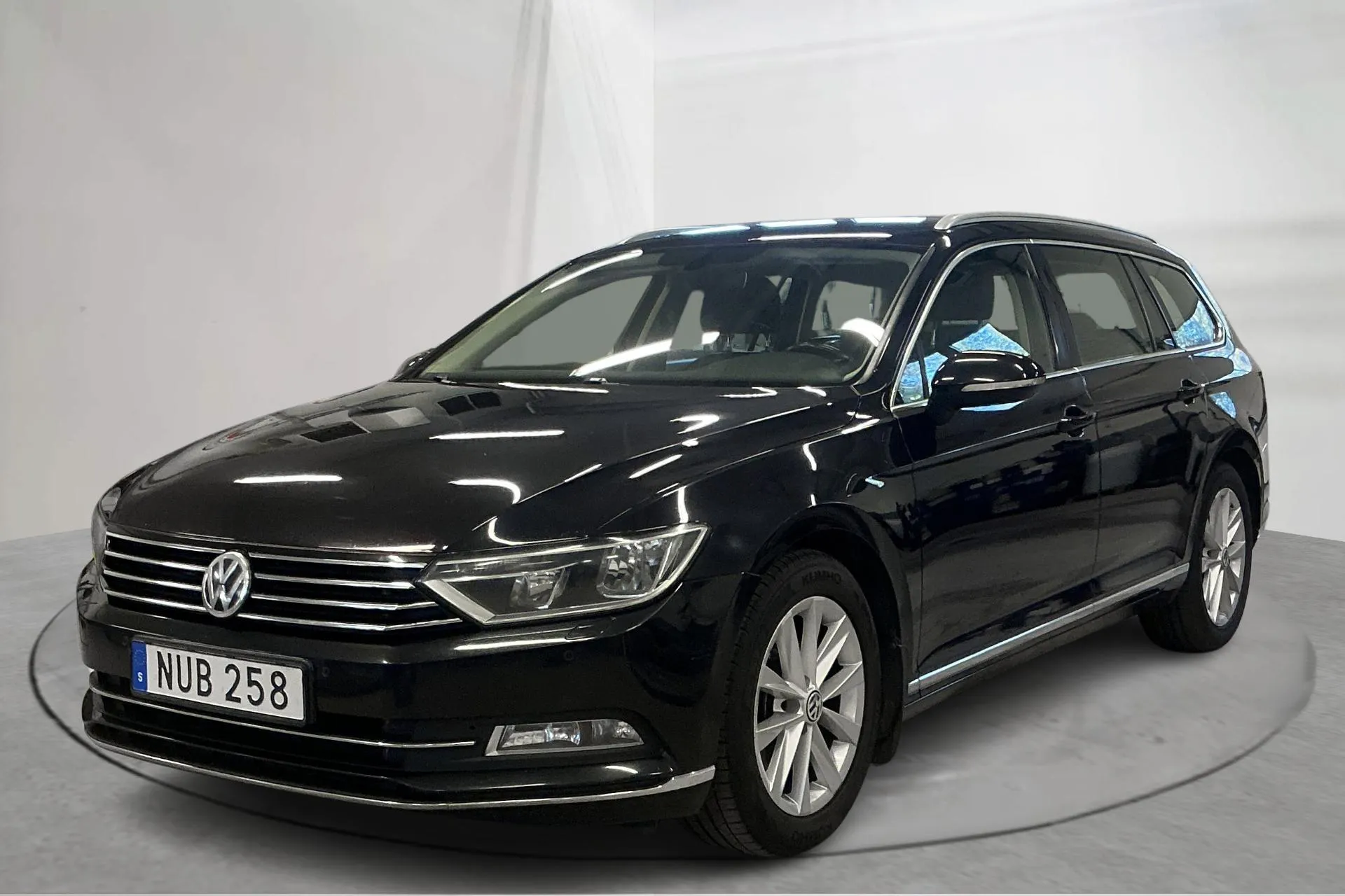 VW Passat 2.0 TFSI Sportscombi (220hk) på auktion i Bromölla hos Kvdbil