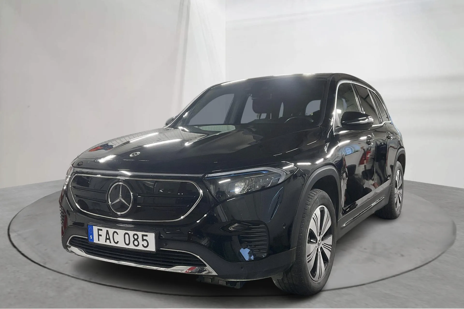 Presentationsfoto 1 av 19: Mercedes EQB 250+ X243 (190hk) - 5 434 mil - Automat - svart - 2024