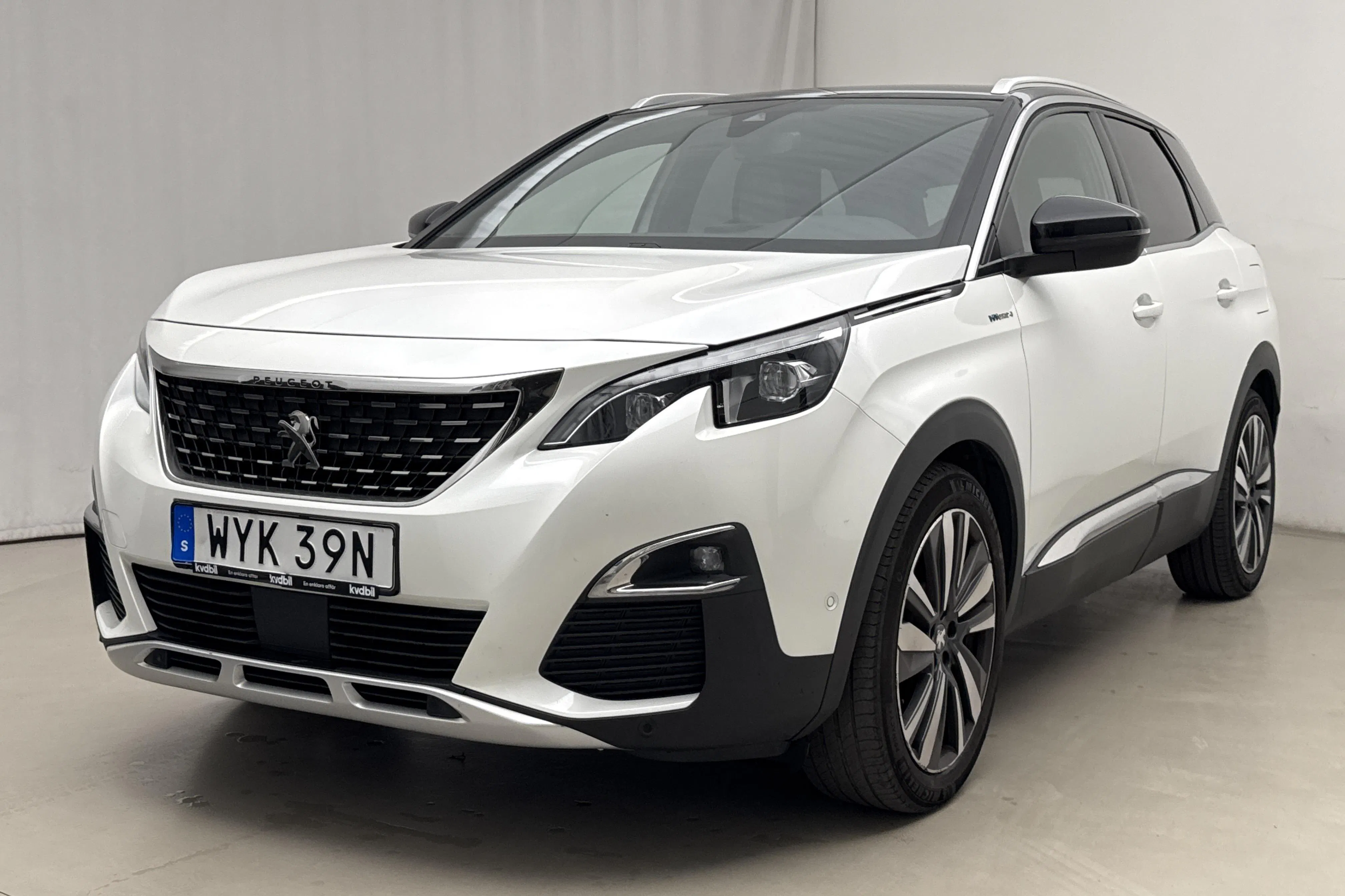 Presentationsfoto 1 av 19: Peugeot 3008 1.6 Plug-in Hybrid 4 (300hk) - 10 806 mil - Automat - vit - 2020
